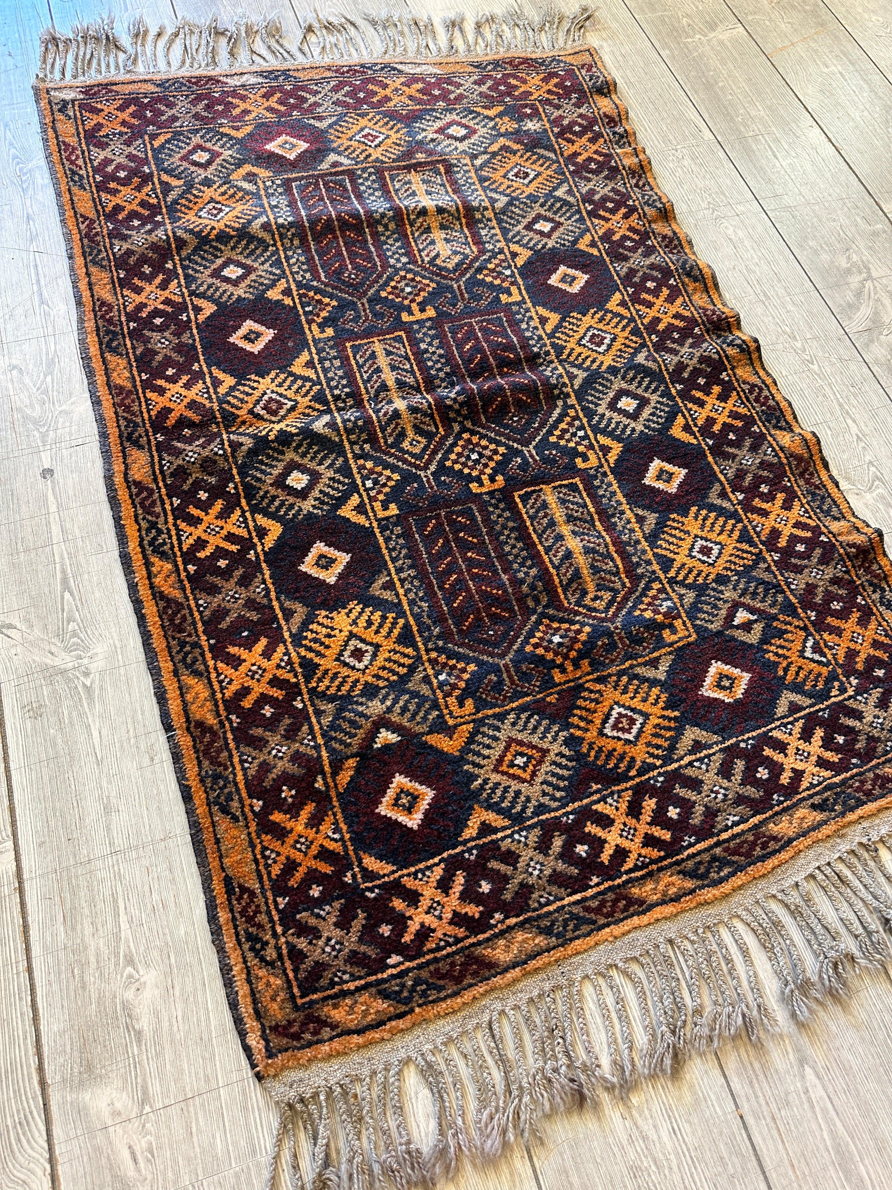 Beautiful Tribal Afghani Wool Prayer Rug 2’7” x 4’3”