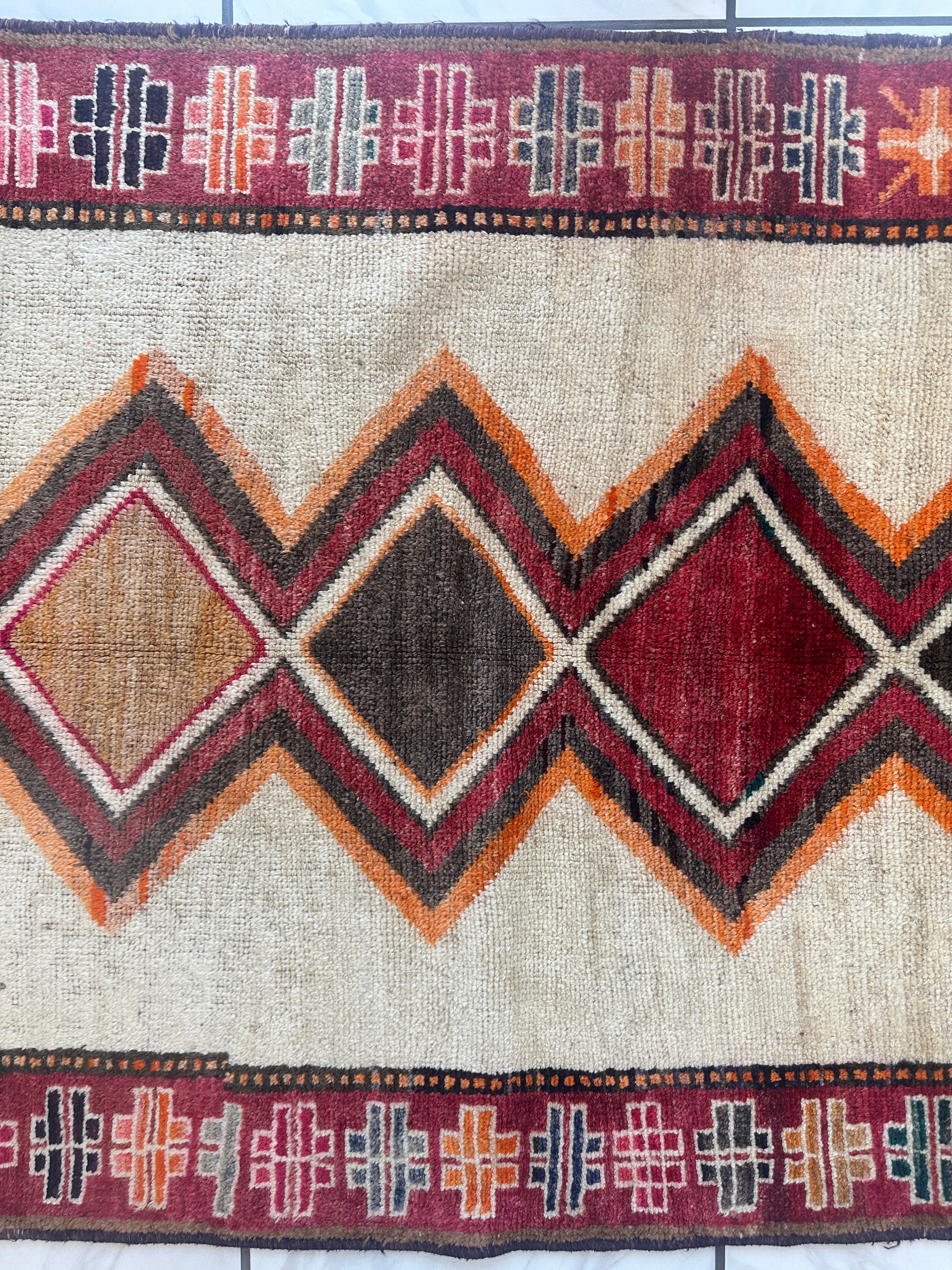 1950’s Gabbeh Qashqai Wool Rug 4’9” x 6’1”