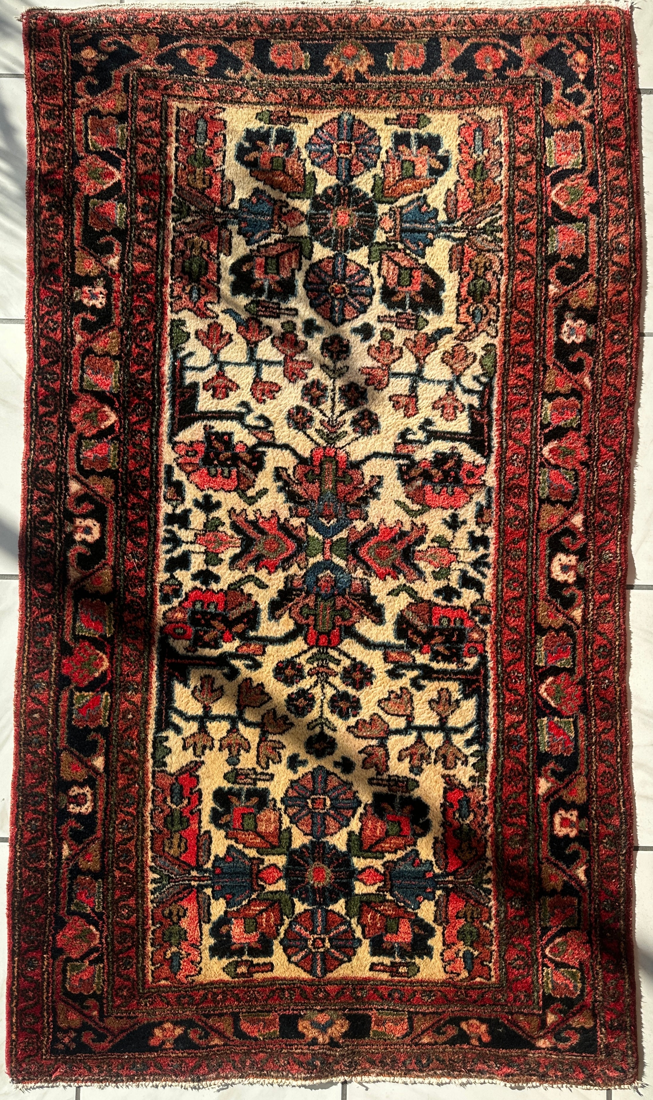 Hand-knotted Persian Hamadan wool Rug 3’9” x 6’10”