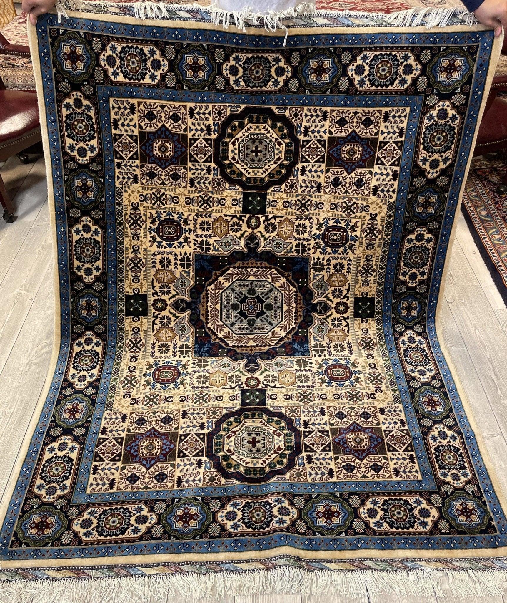 Hand-Knotted Area Rug 5x7 ft I Mamluk