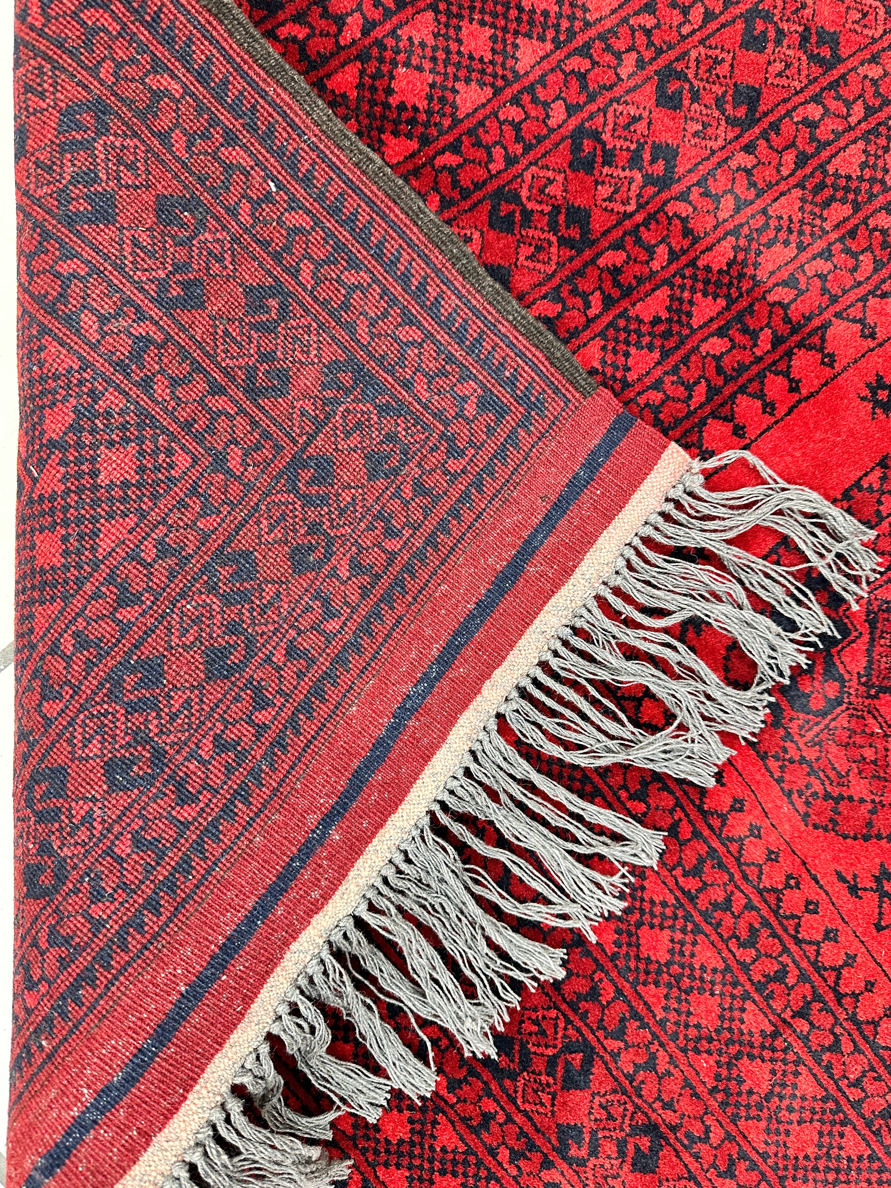 Hand-Knotted Turkoman Ersari Wool Rug – 6’7” x 9’6” – Rich Red Tones, Geometric Design