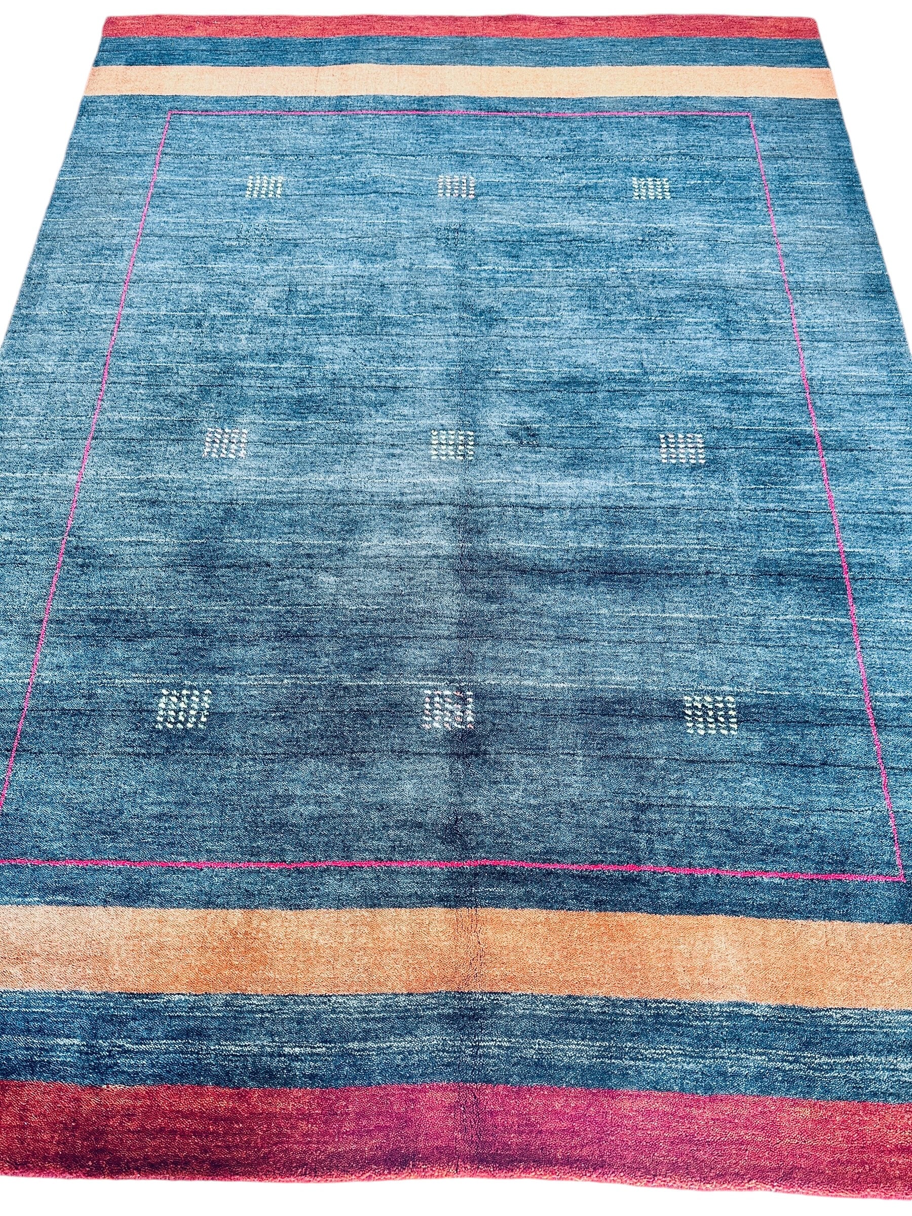 Hand-loomed Rectangle Abstract Glacial Blue Ice Blue Abstract Area Rugs, 4’11” x 6’9”