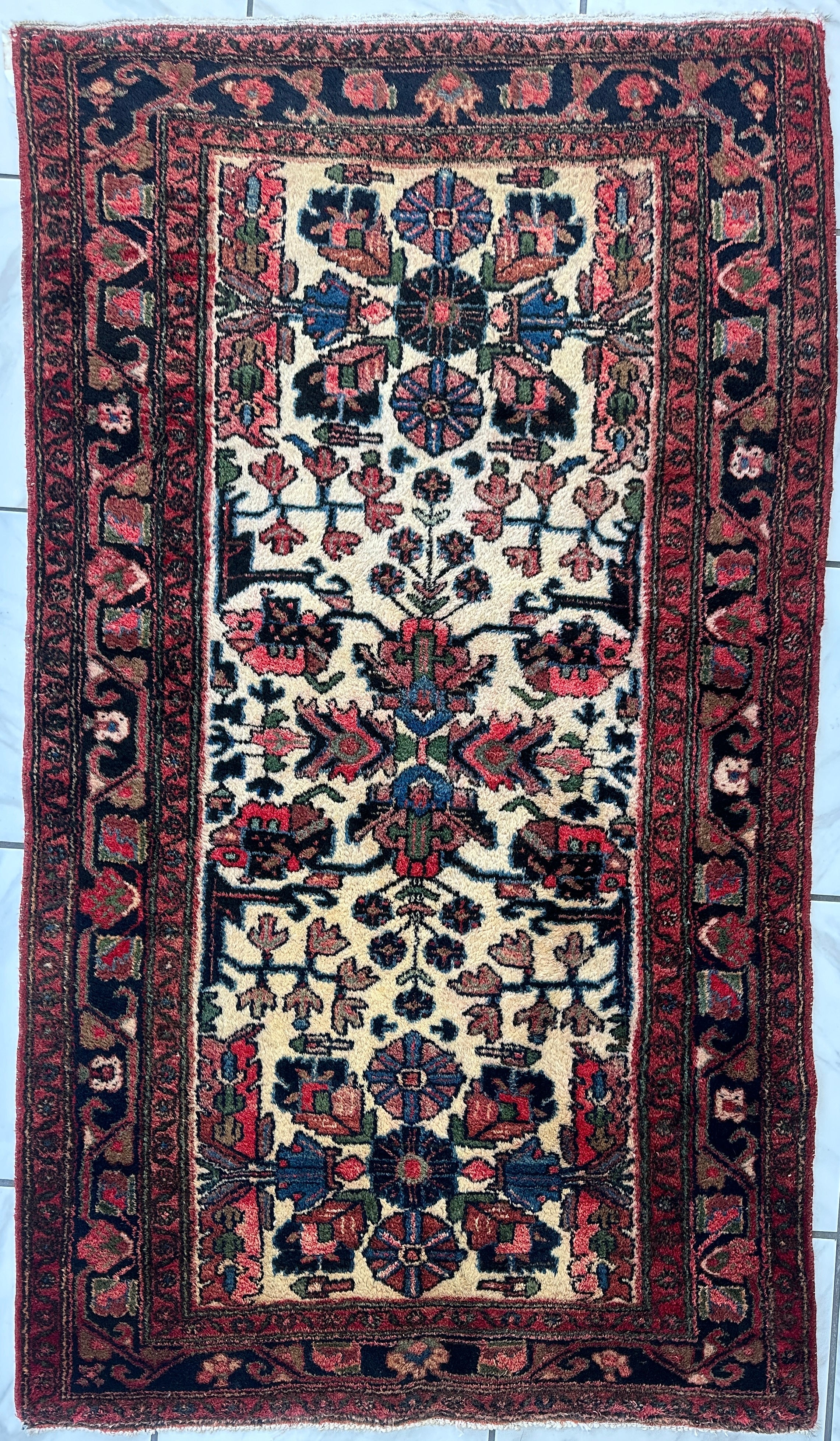 Hand-knotted Persian Hamadan wool Rug 3’9” x 6’10”