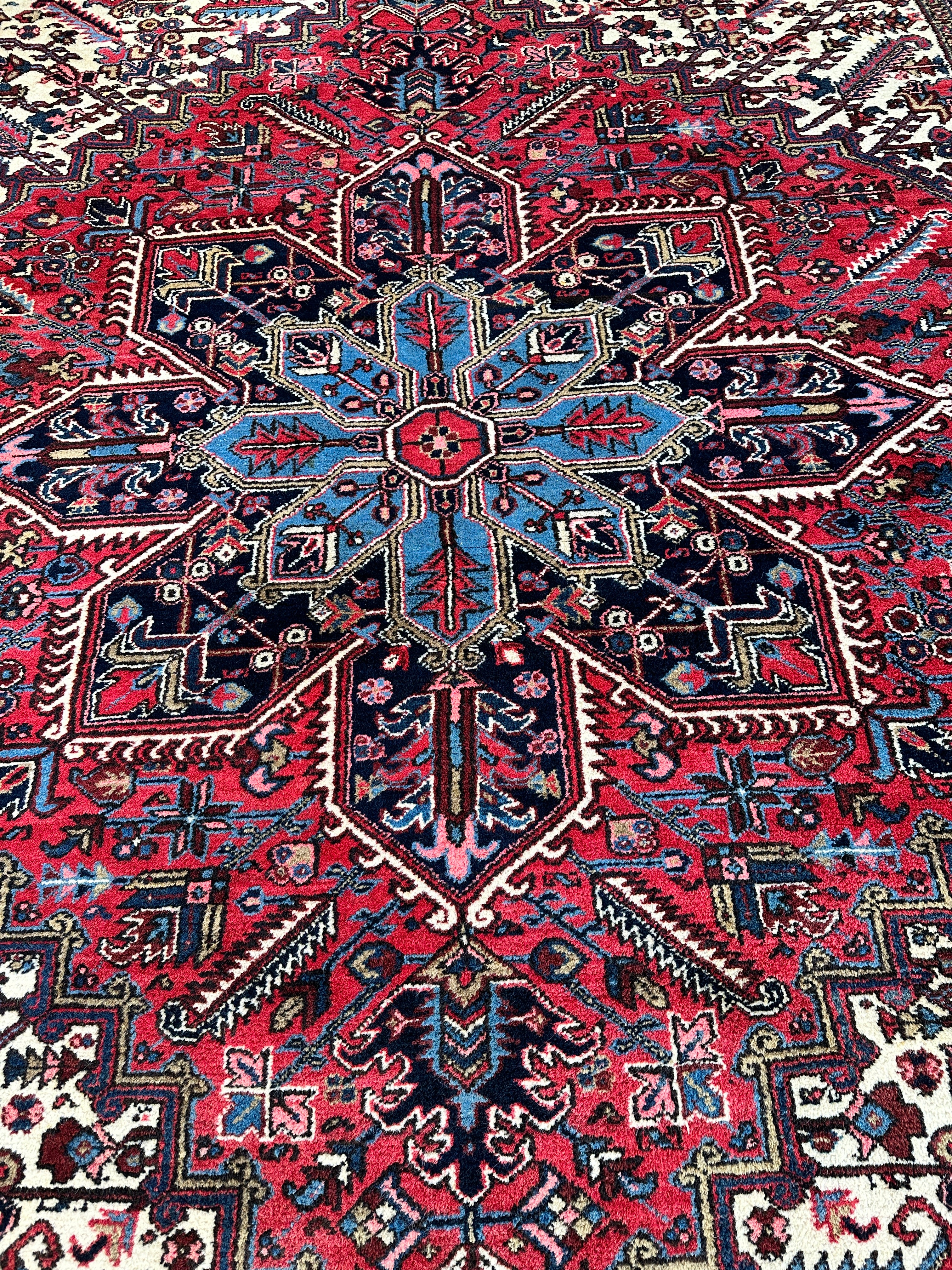 Hand-Knotted Persian Heriz Wool Rug – 9’ x 12’ – Geometric Medallion Design