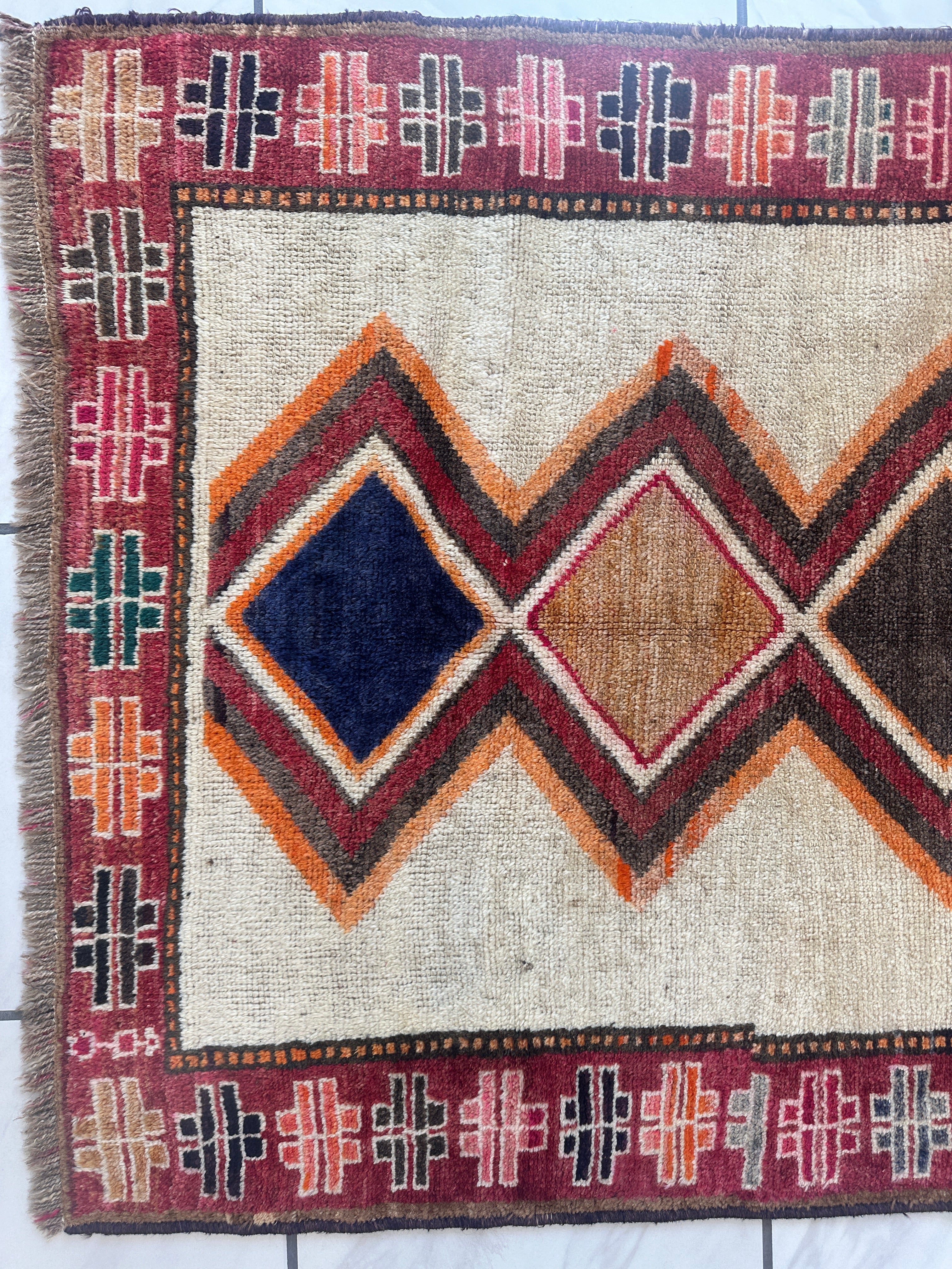 1950’s Gabbeh Qashqai Wool Rug 4’9” x 6’1”