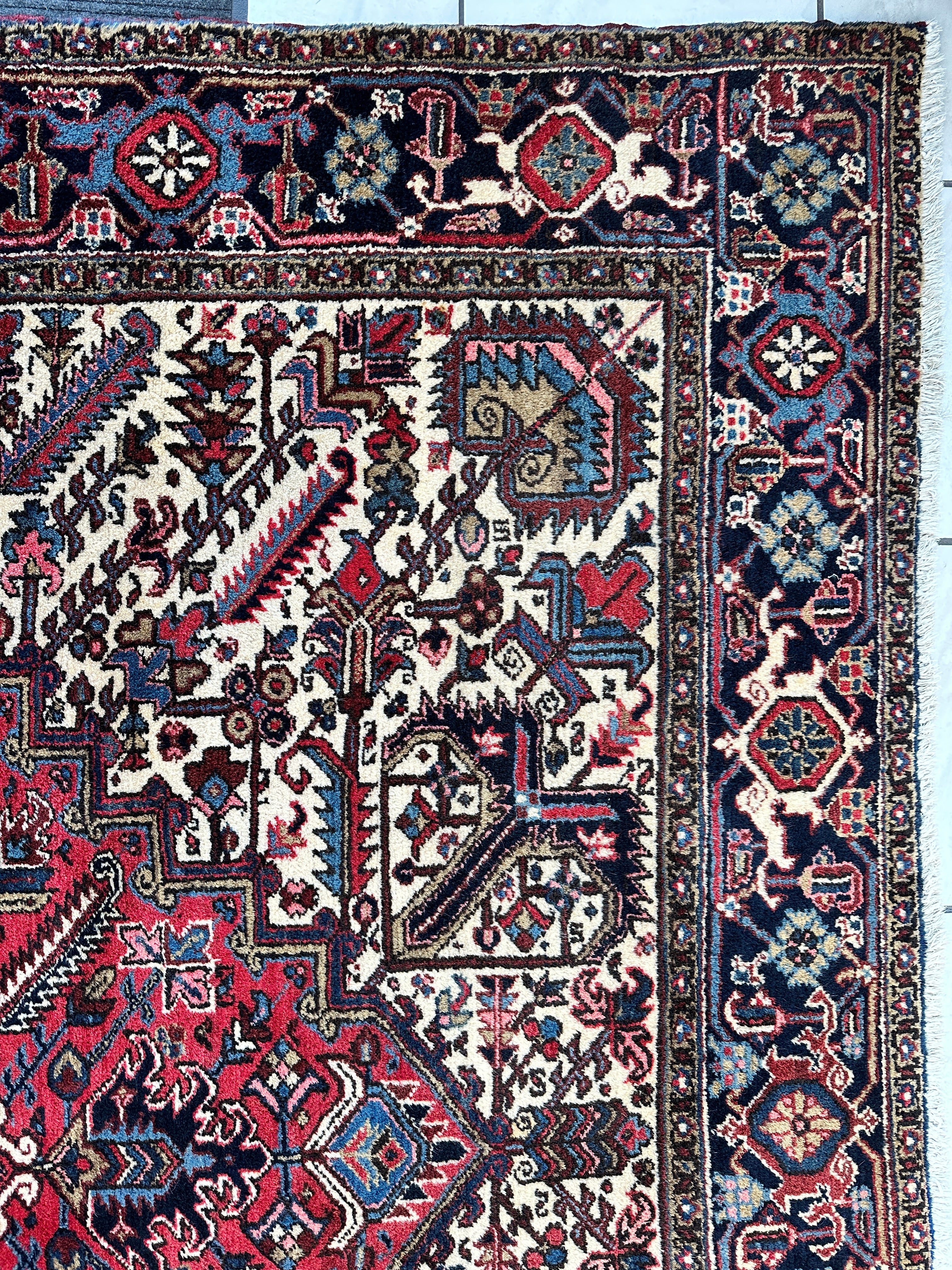 Hand-Knotted Persian Heriz Wool Rug – 9’ x 12’ – Geometric Medallion Design