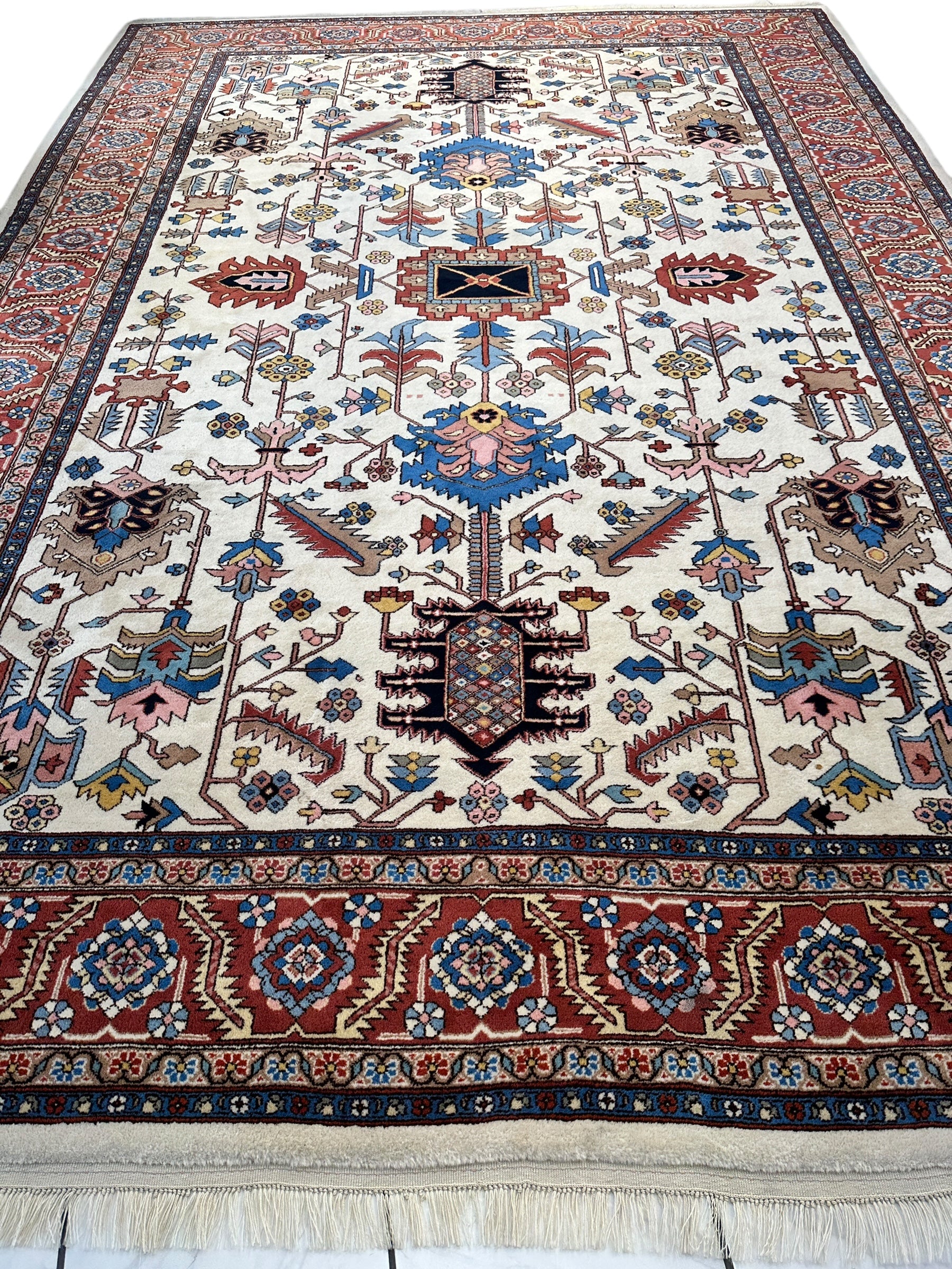 Hand-Knotted Vintage Afghani Serapi Wool Rug – 10'10" x 15'10" – Elegant Traditional Area Rug