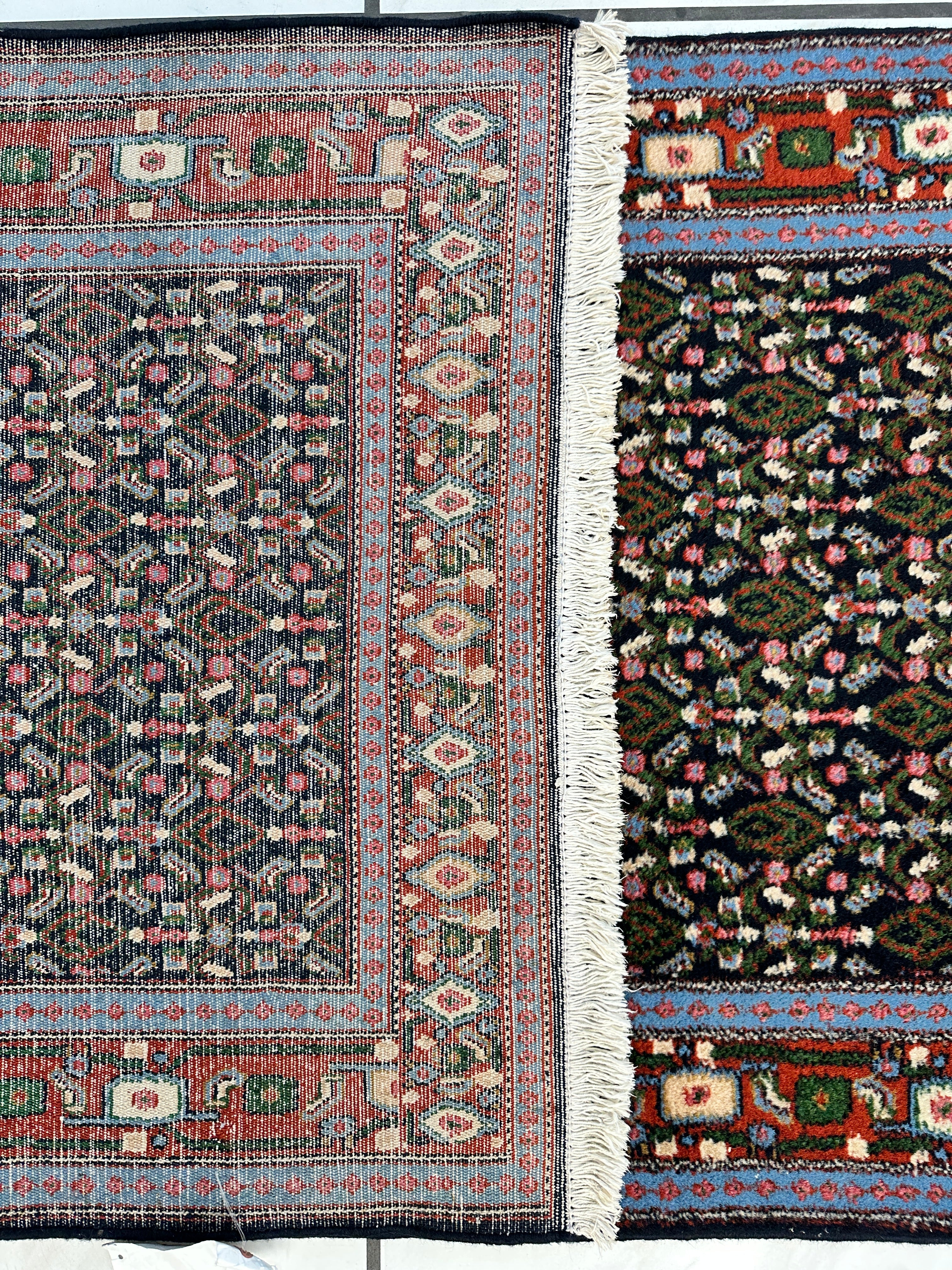 Vintage Persian Senneh Runner Rug - 2'8" x 9'8" - Handwoven Wool, Circa 1960-1980