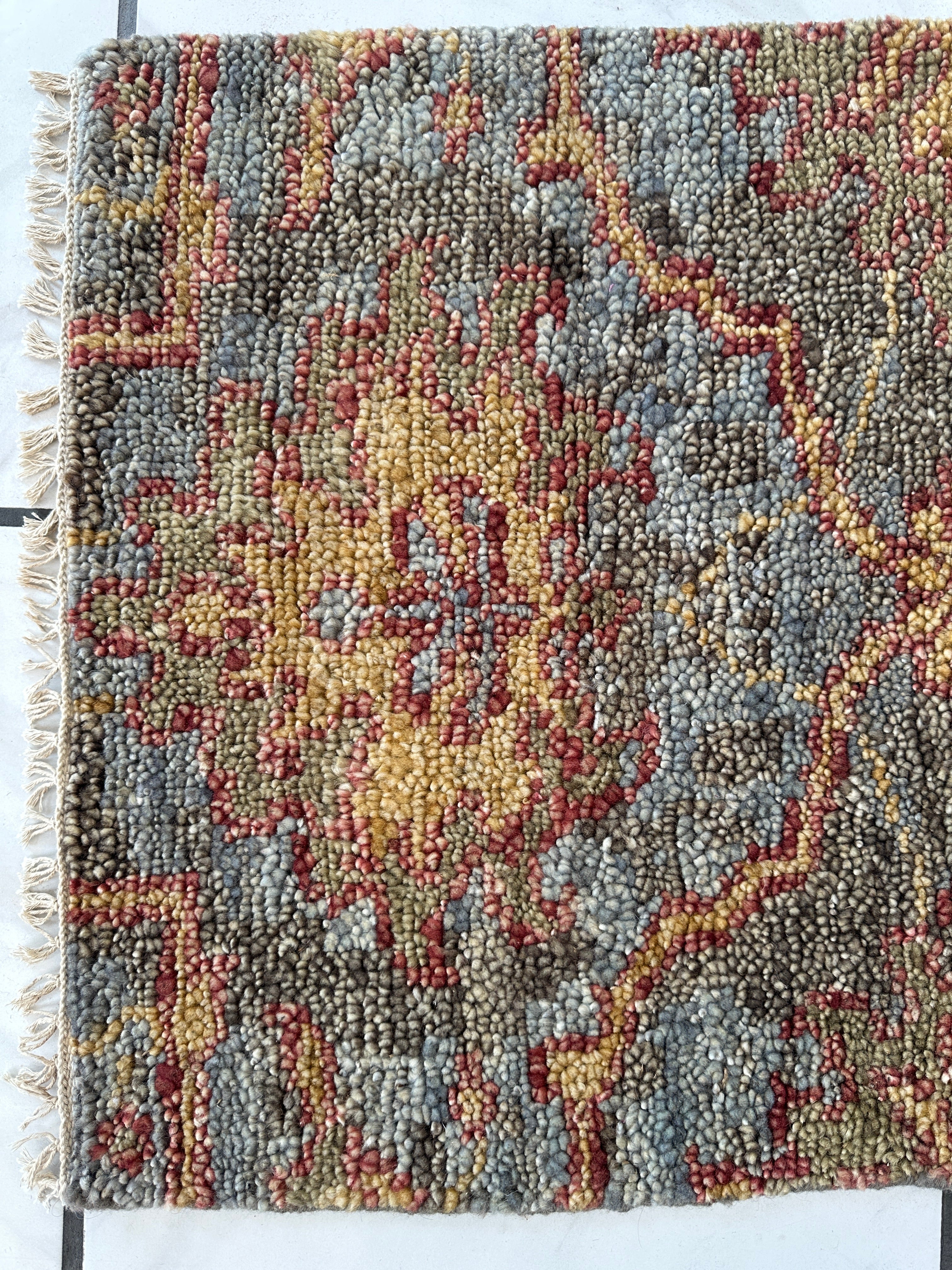 Small Hand-knotted 2’ x 3’ Rug