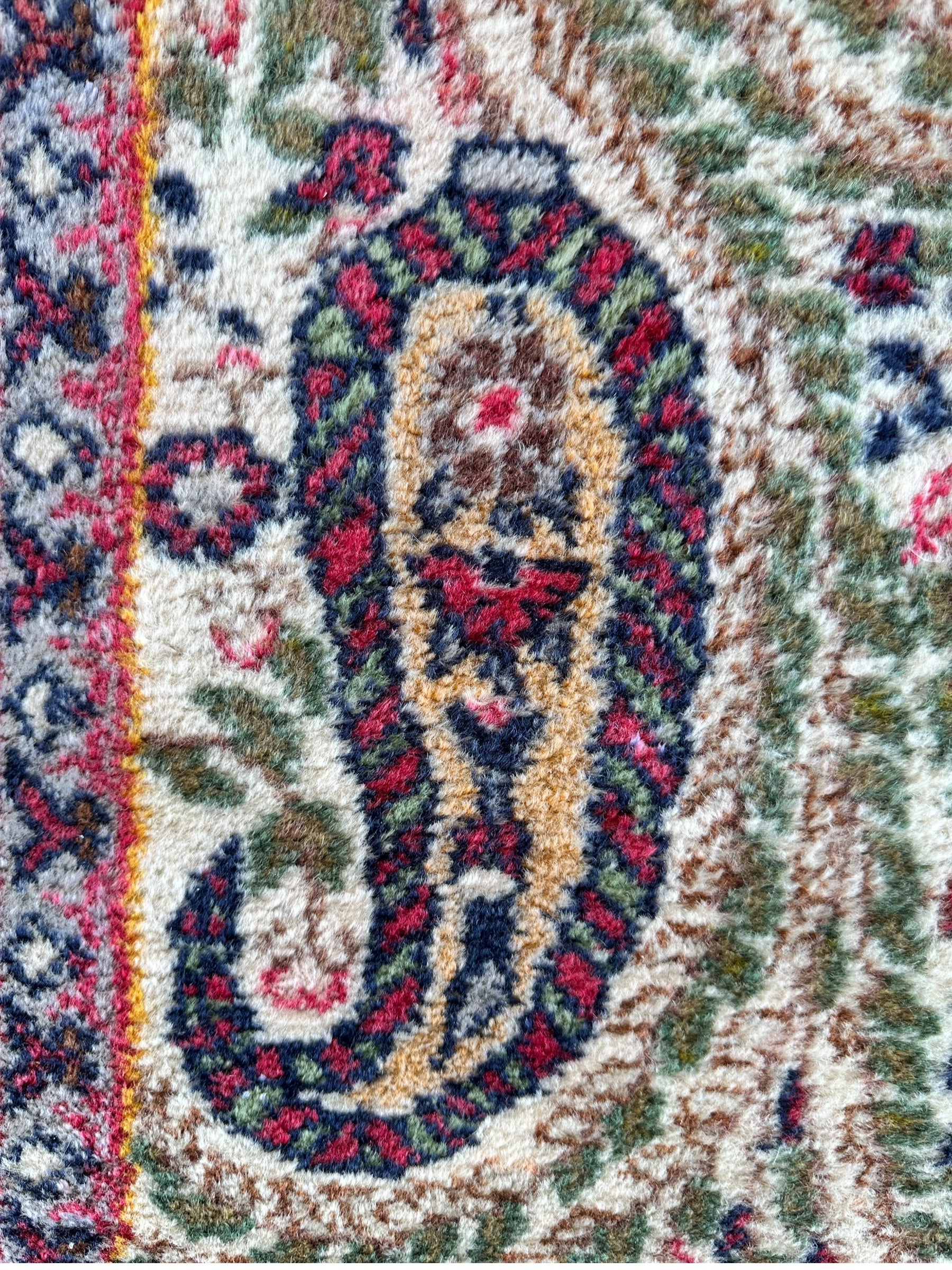 Vintage Hand-Knotted Paisley Senneh Rug – 6'1" x 9'4" – Sanandaj Persian Wool Rug