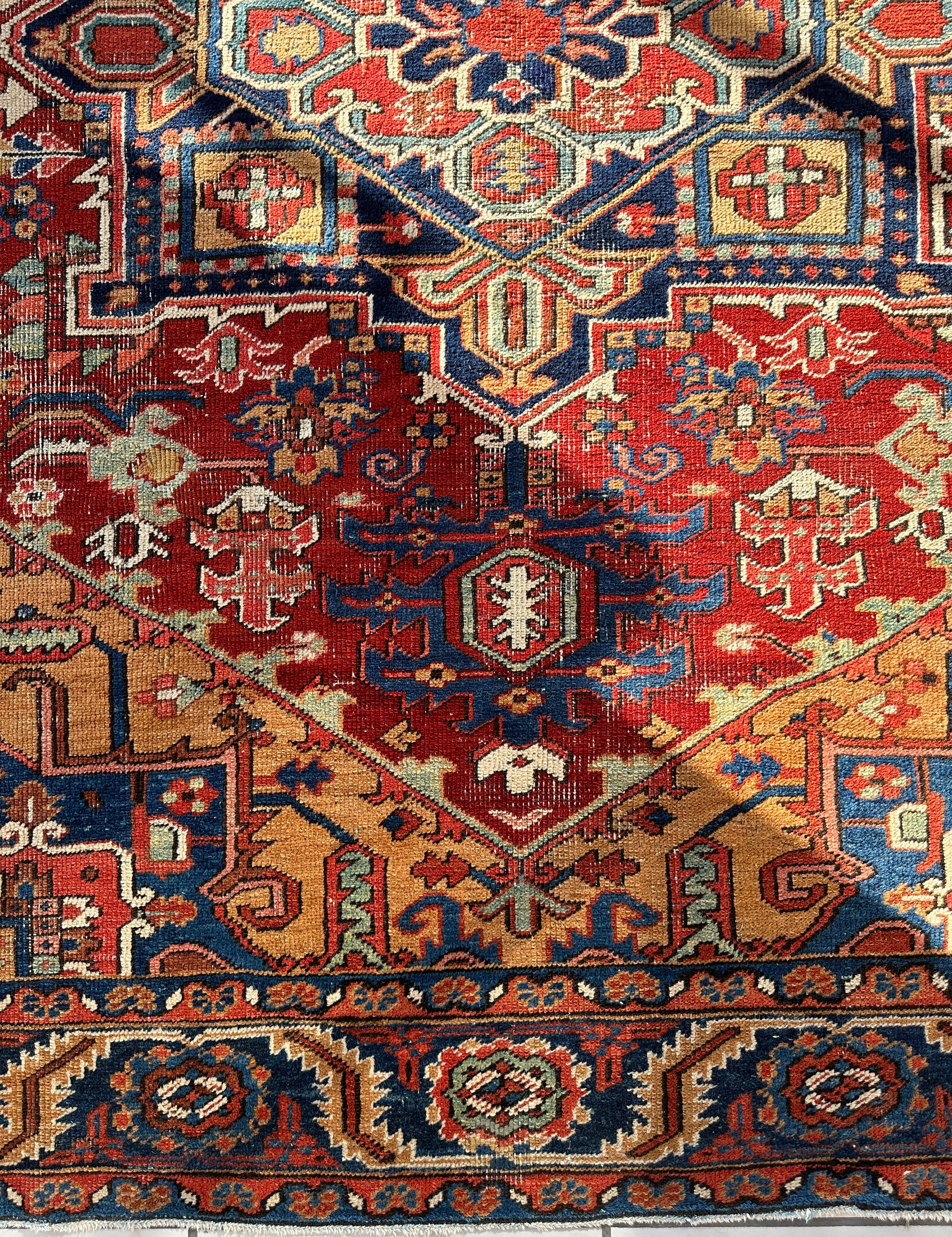 Antique Persian Herize Area Rug 6’10” x 9’1”