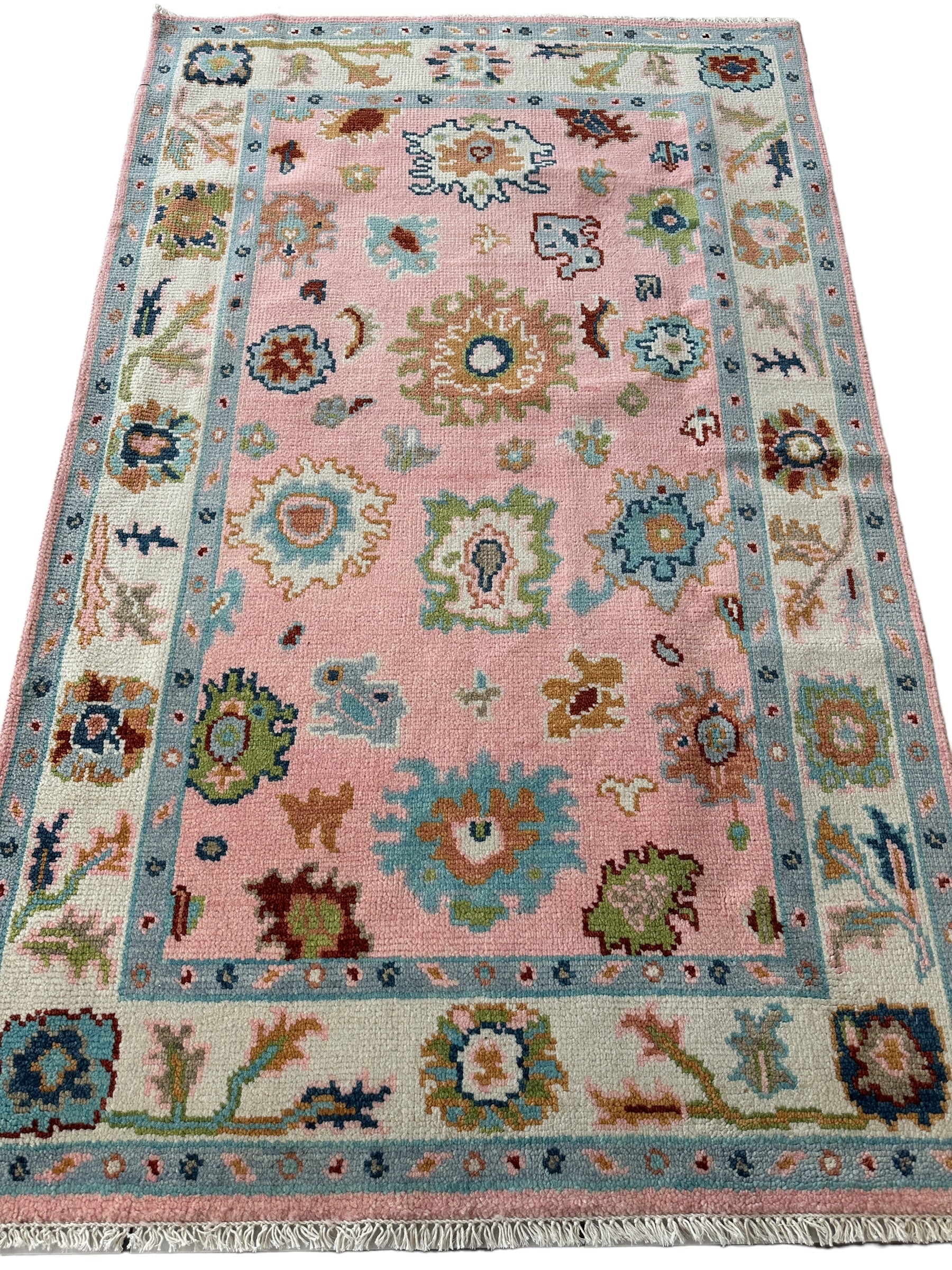 Fine Hand-knotted Indo-oushak Rug 4’ x 6’