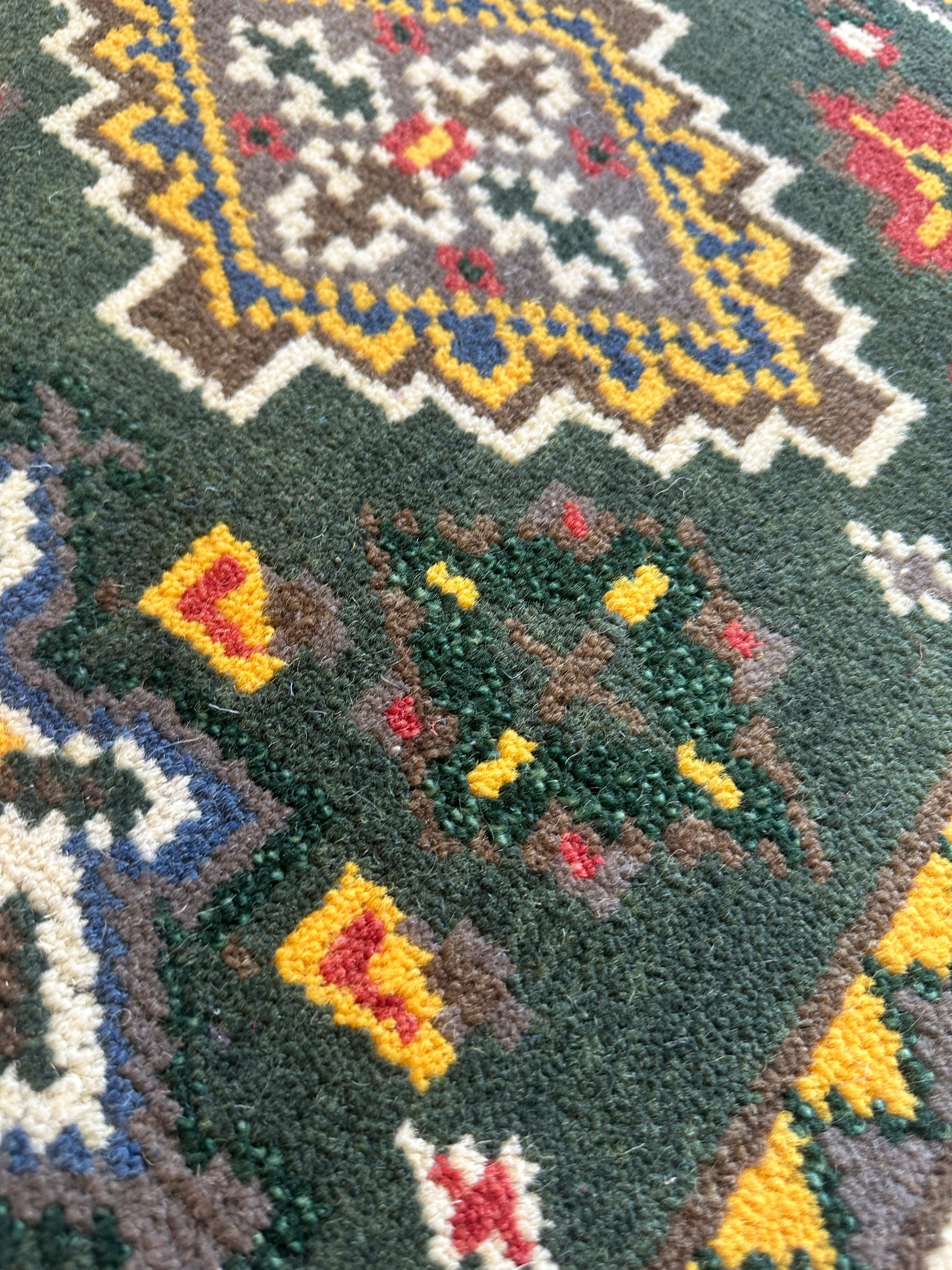 Beautifull Indo-Kazak Runner 2’6” x 8’