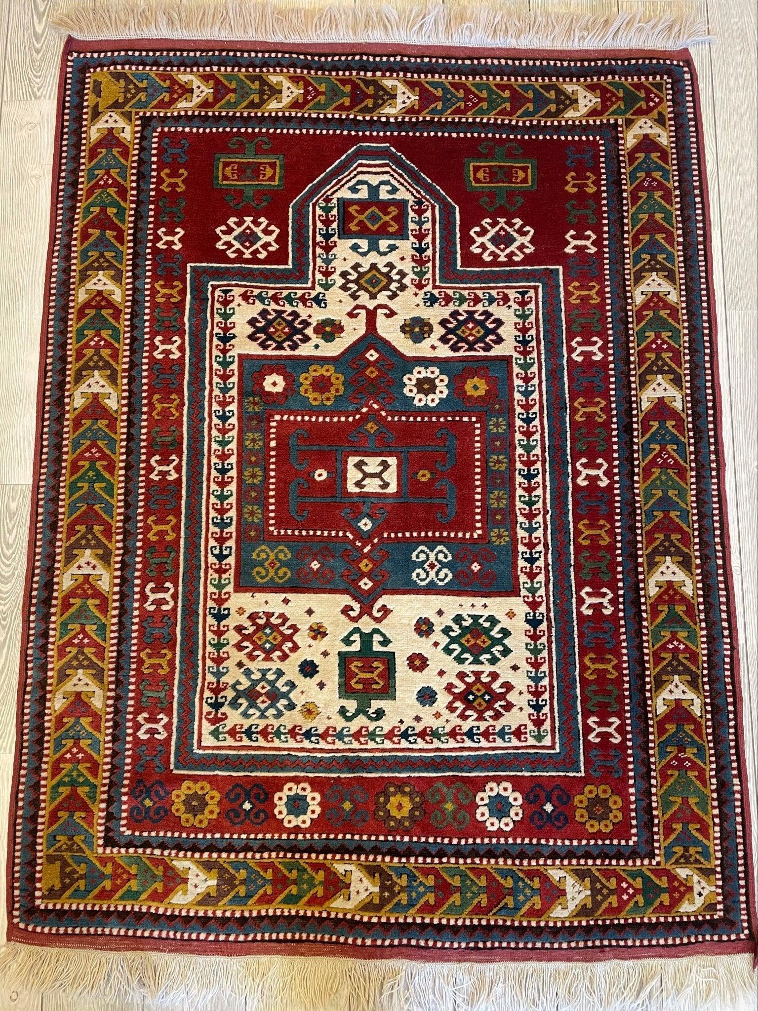 Exquisite Handmade Oriental Caucasian Rug 5'7''x4'3''