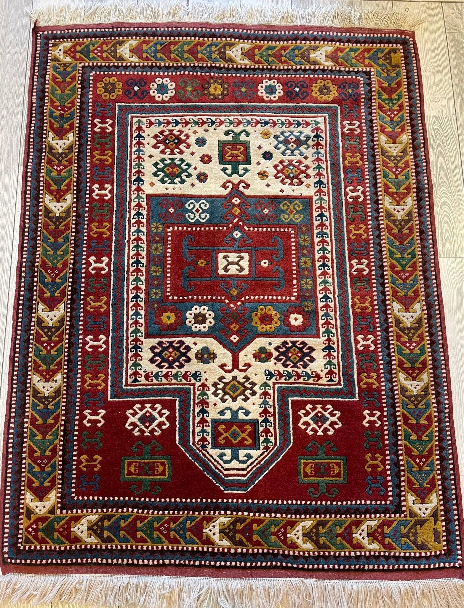 Exquisite Handmade Oriental Caucasian Rug 5'7''x4'3''