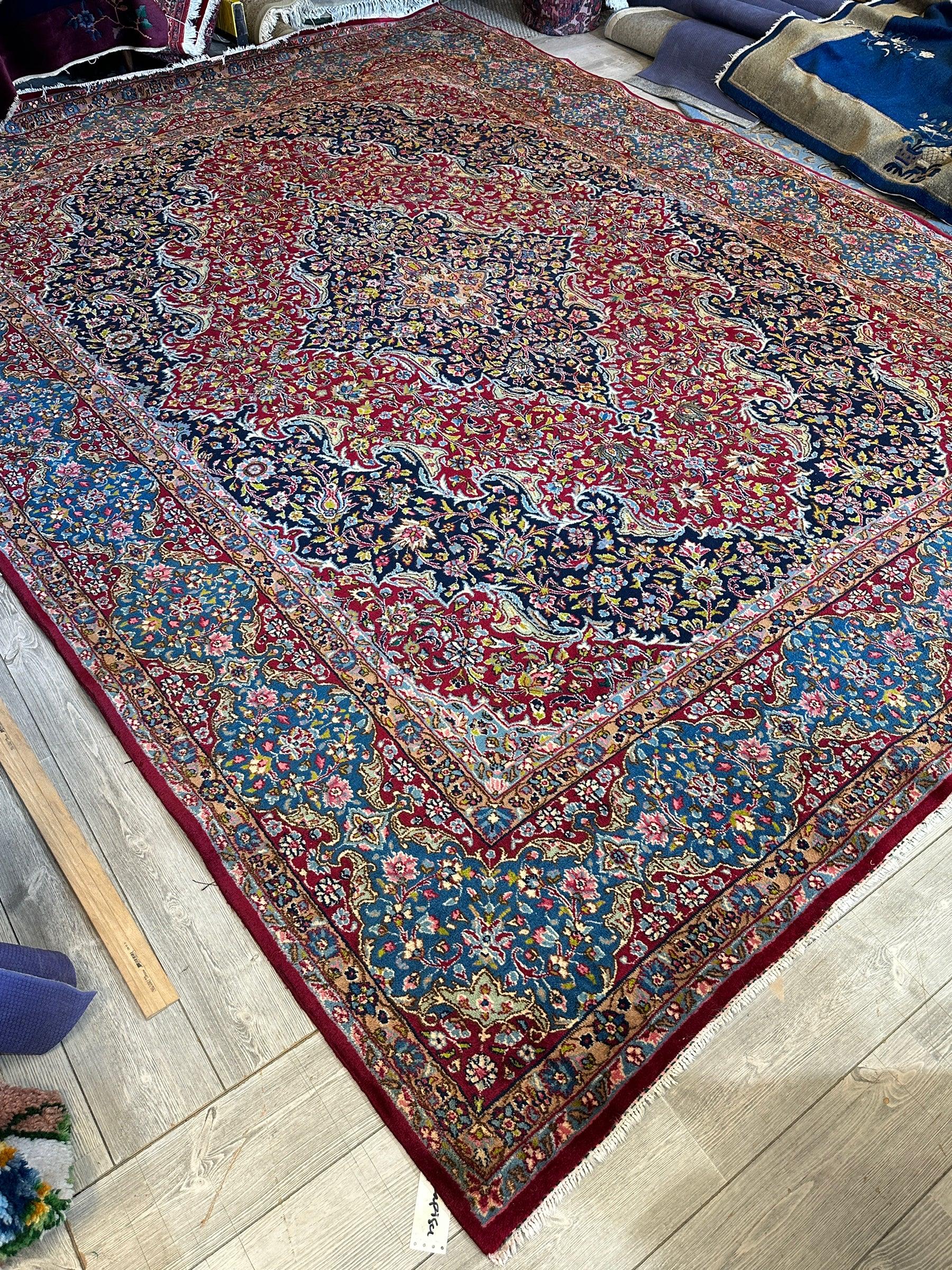 Exquisite Persian Vintage Medalian Rug 10 x 13