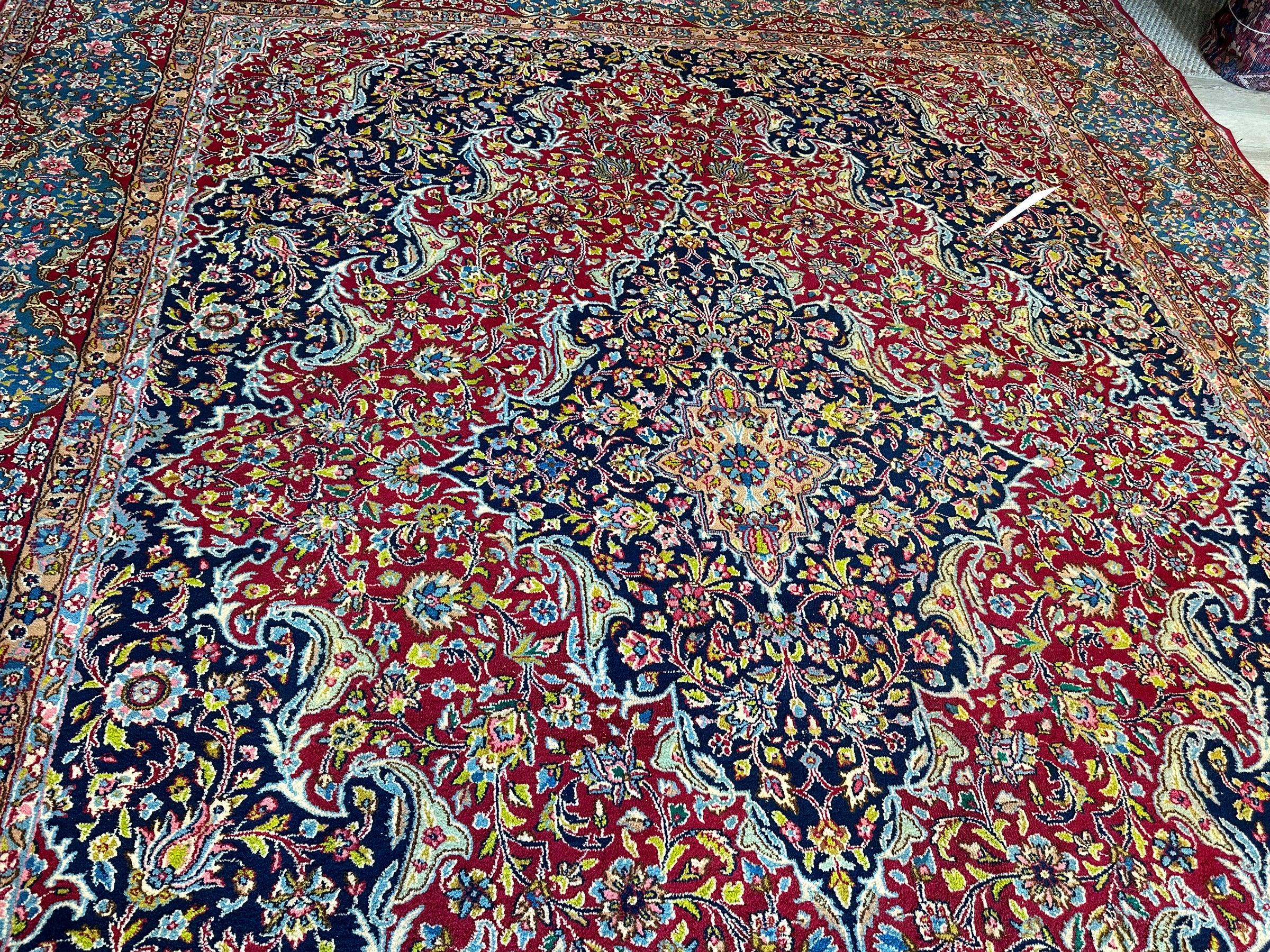 Exquisite Persian Vintage Medalian Rug 10 x 13