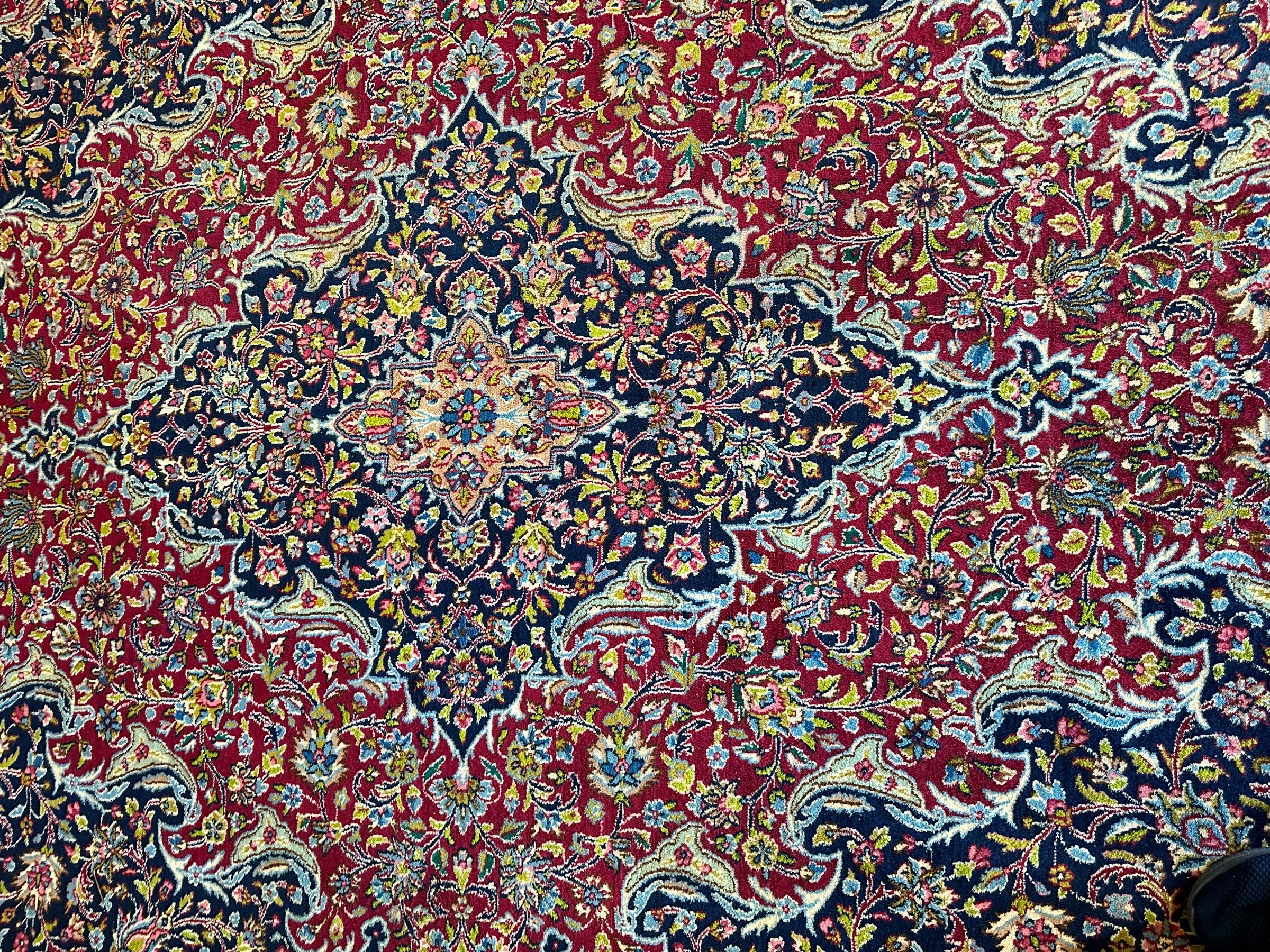 Exquisite Persian Vintage Medalian Rug 10 x 13