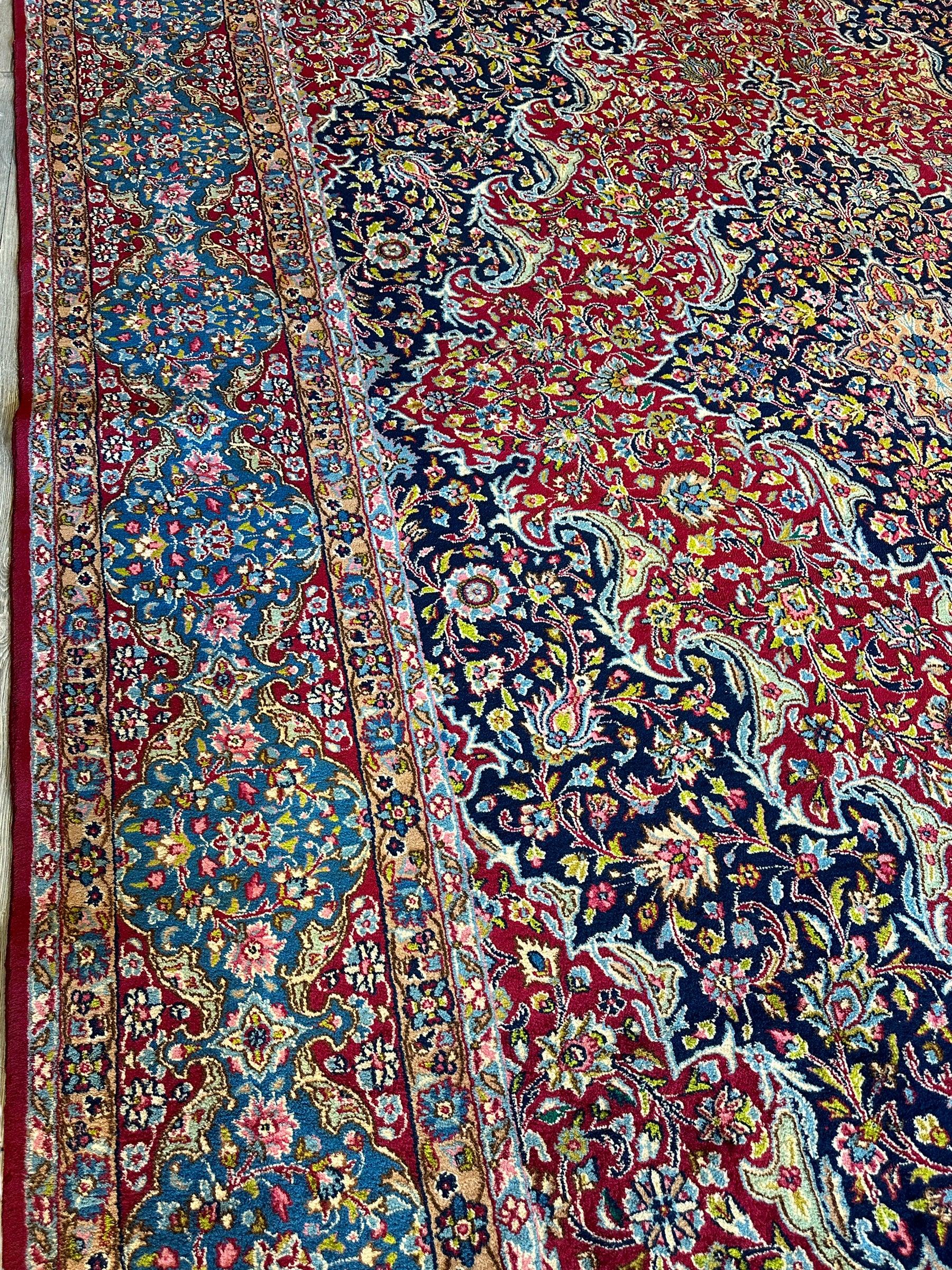 Exquisite Persian Vintage Medalian Rug 10 x 13