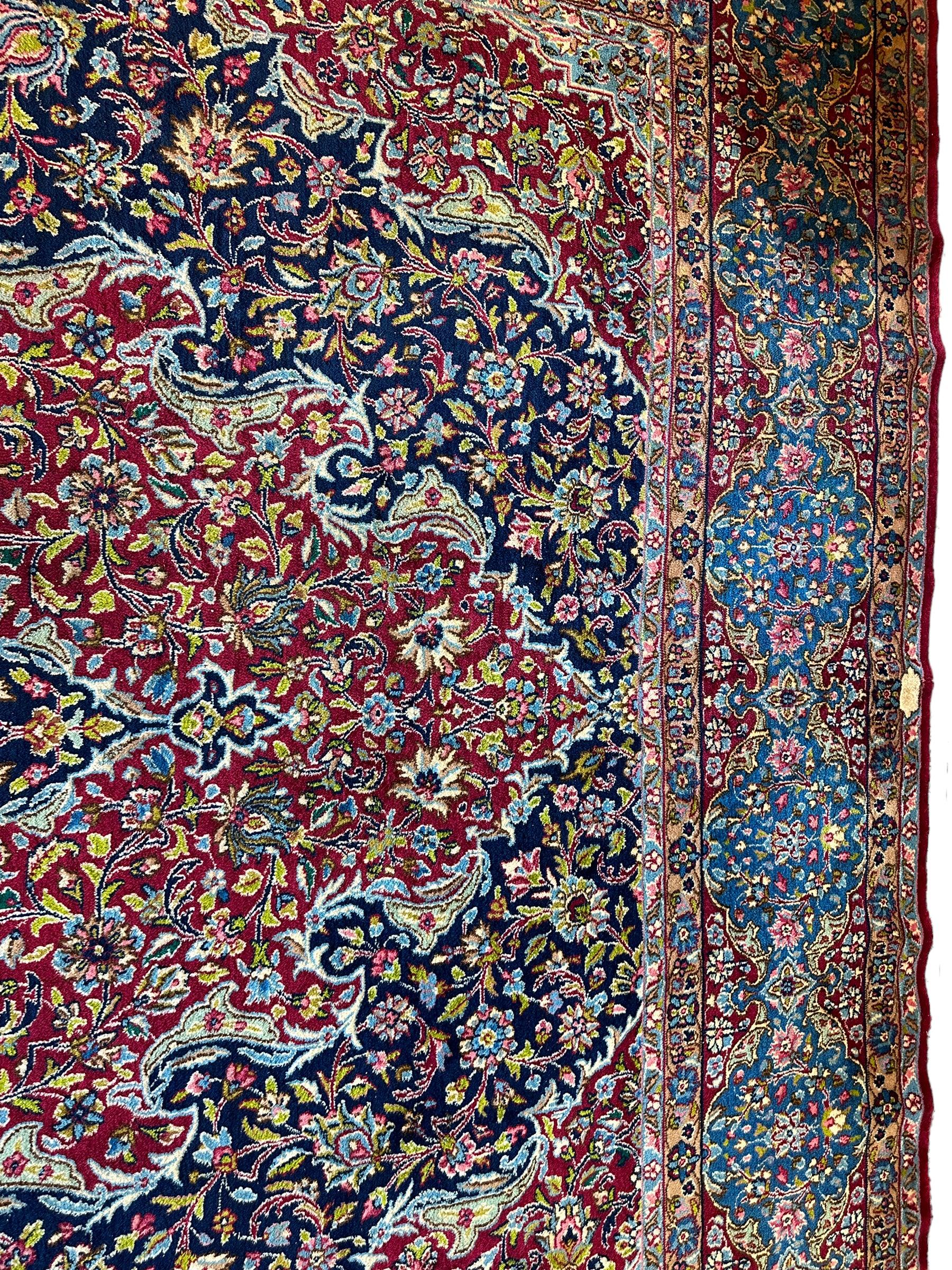 Exquisite Persian Vintage Medalian Rug 10 x 13