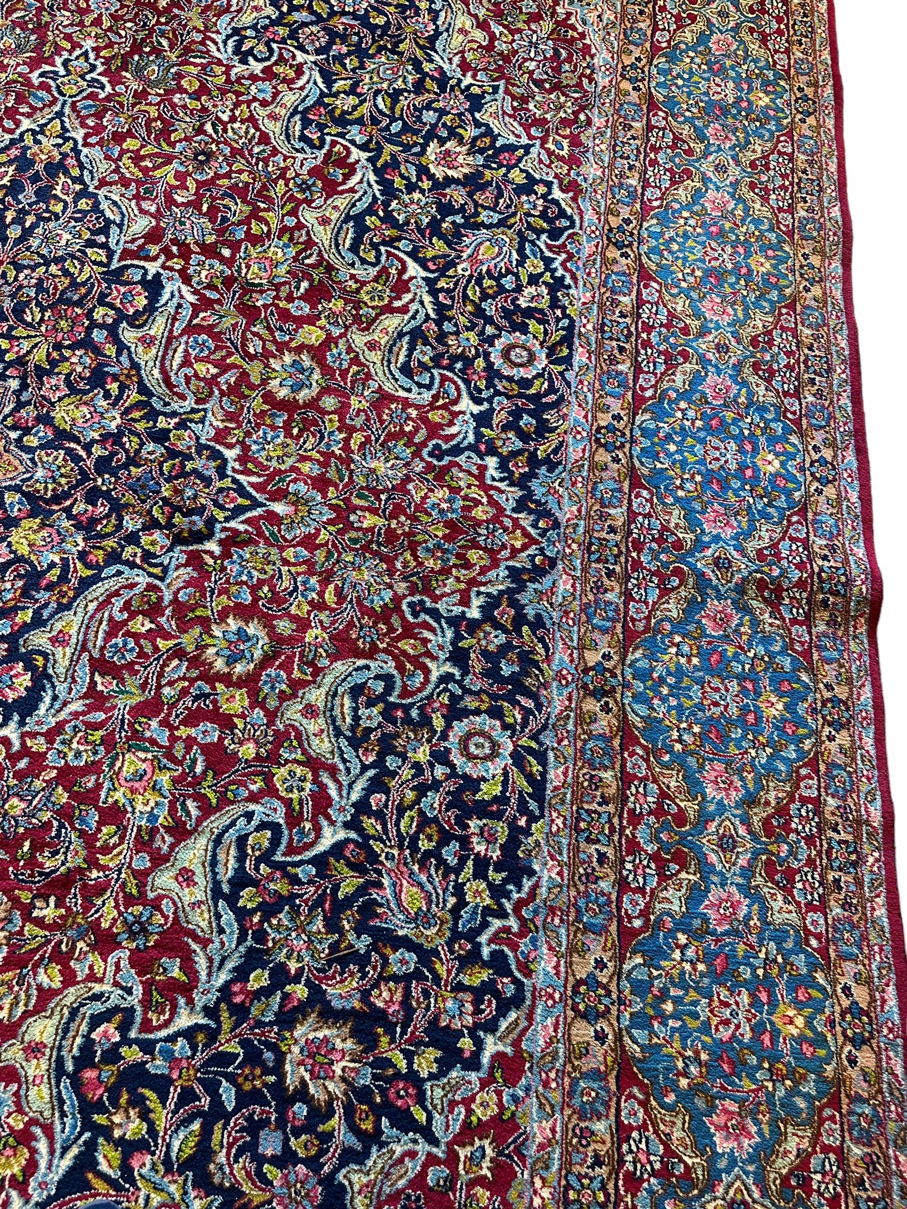 Exquisite Persian Vintage Medalian Rug 10 x 13