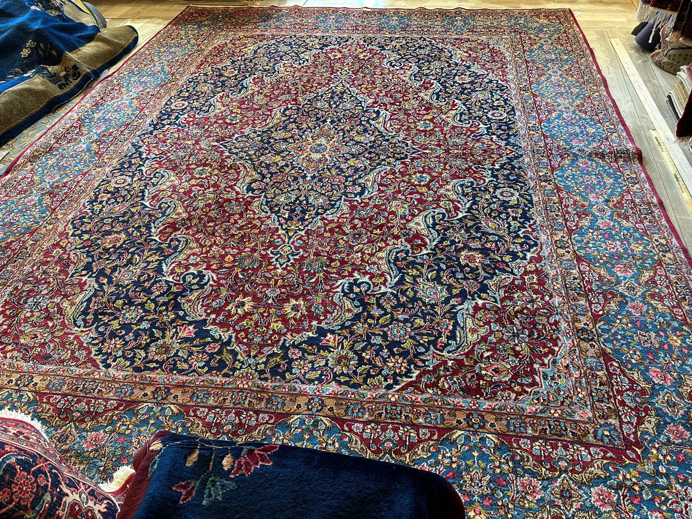 Exquisite Persian Vintage Medalian Rug 10 x 13