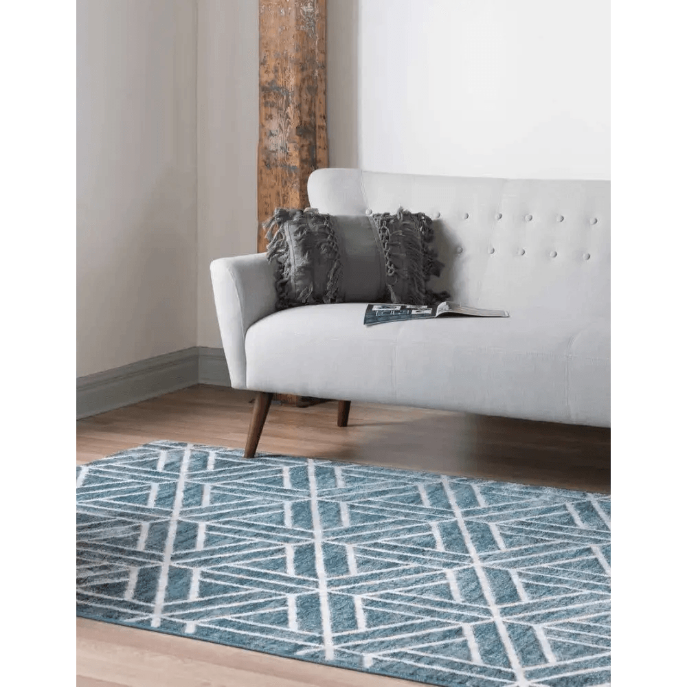 Geometric matrix trellis motif rug