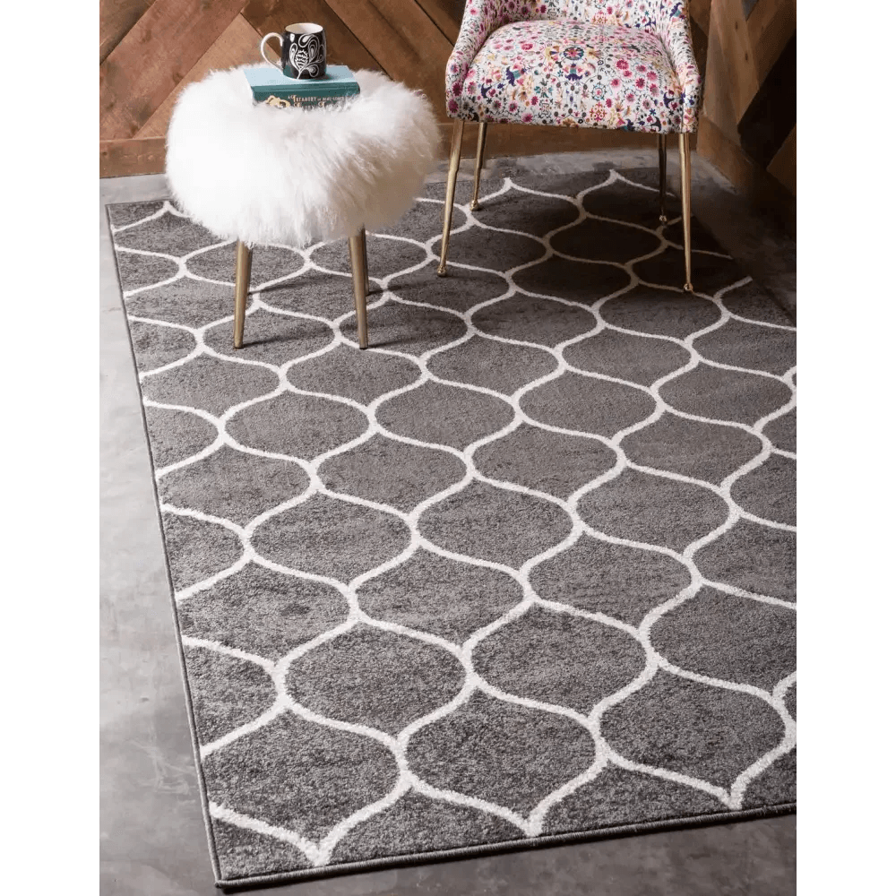 Geometric rounded trellis frieze rug (rectangular)