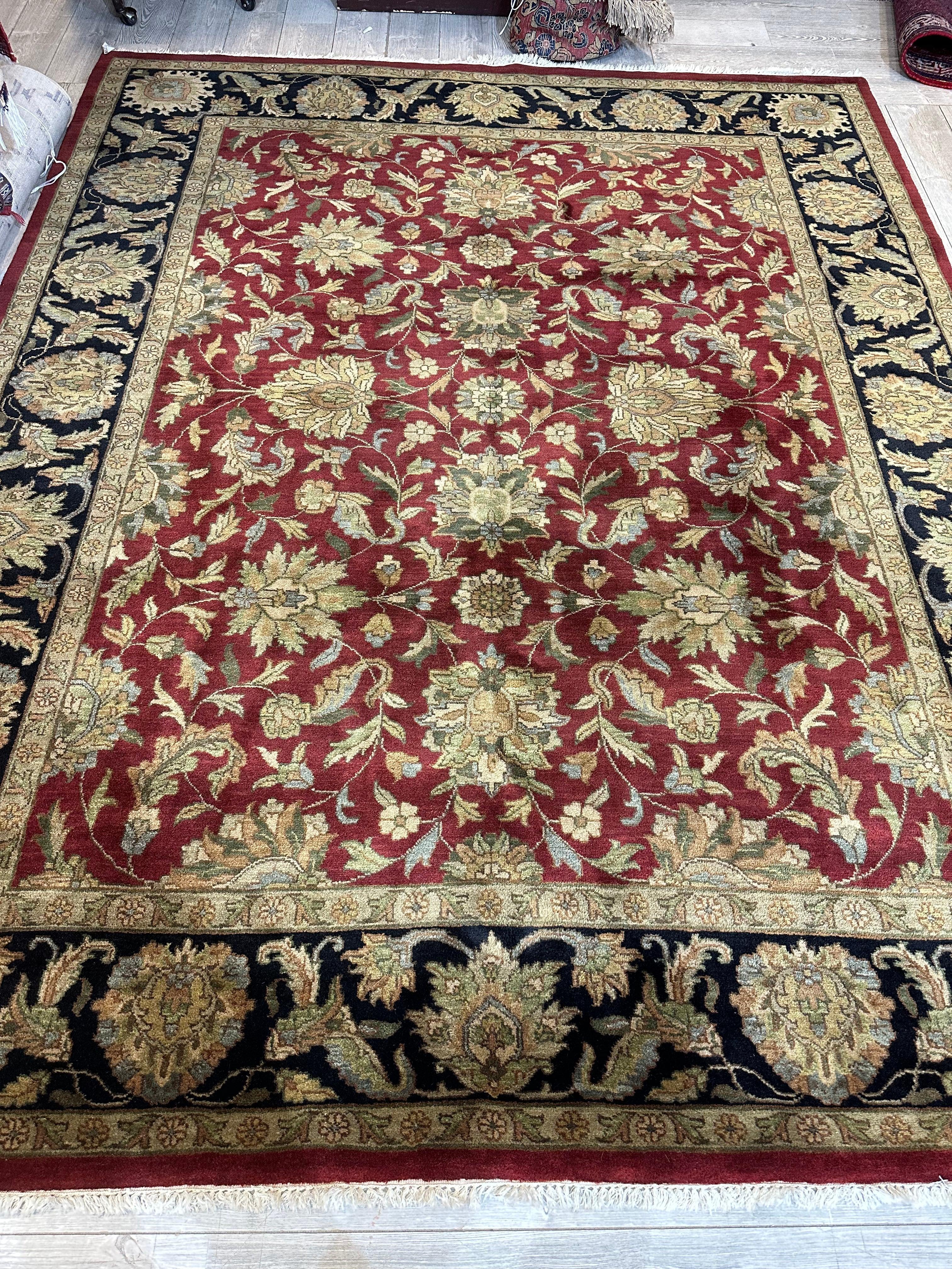 Hand-knotted Floral Area Rug 8’ x 10’