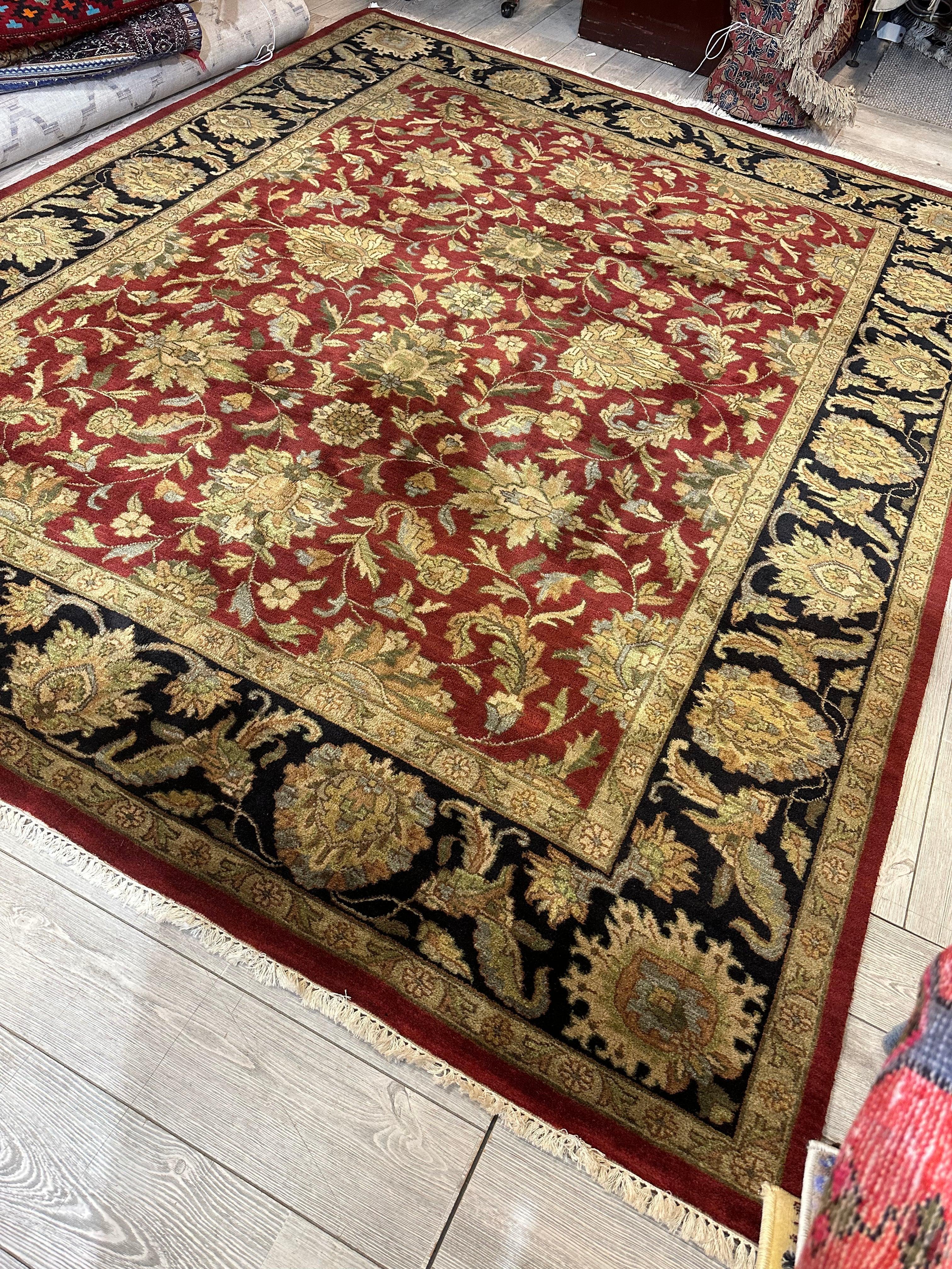 Hand-knotted Floral Area Rug 8’ x 10’