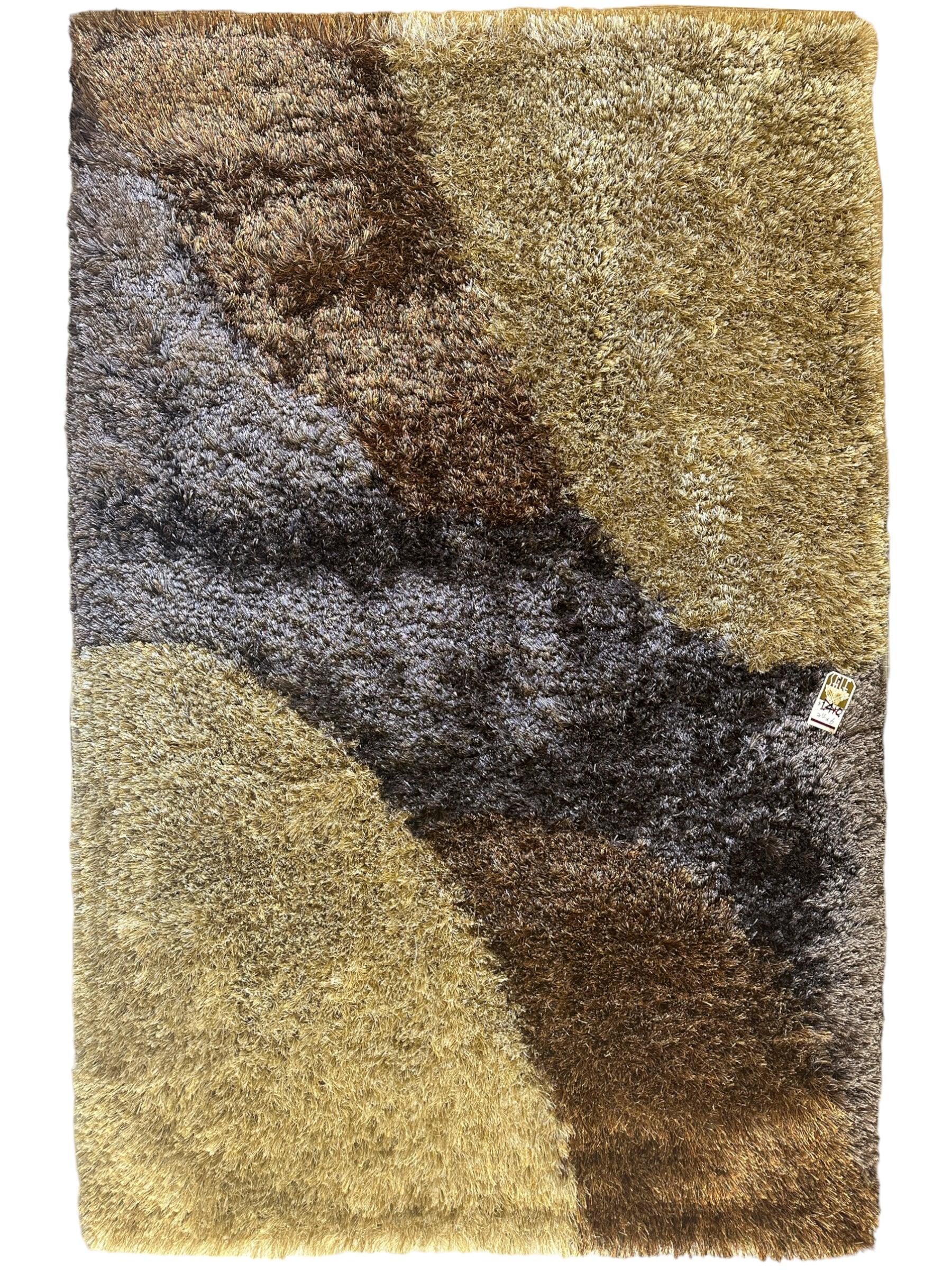 Handwoven Multi-Tone 2” Shag Rug 4 x 6