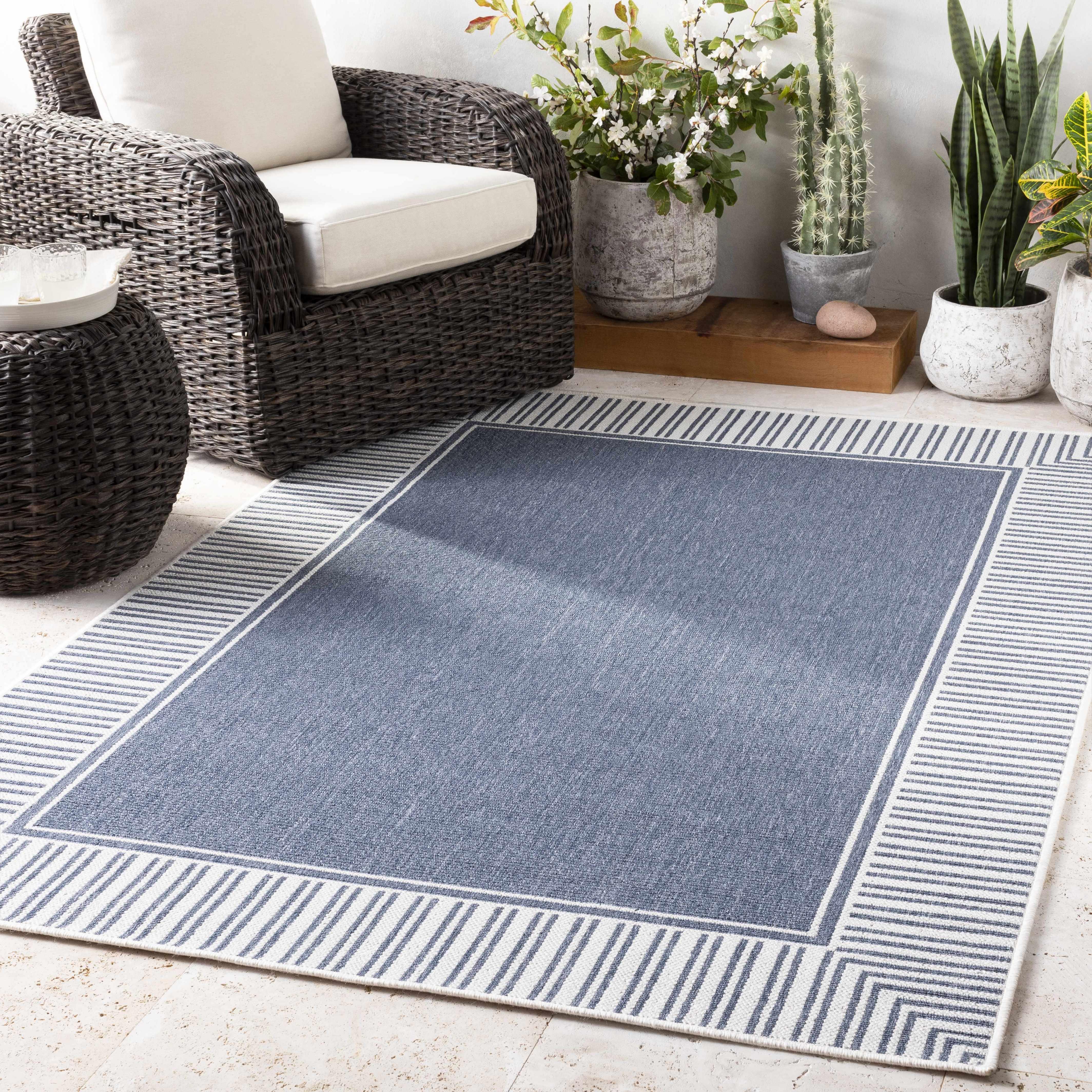 Hettick Area Rug