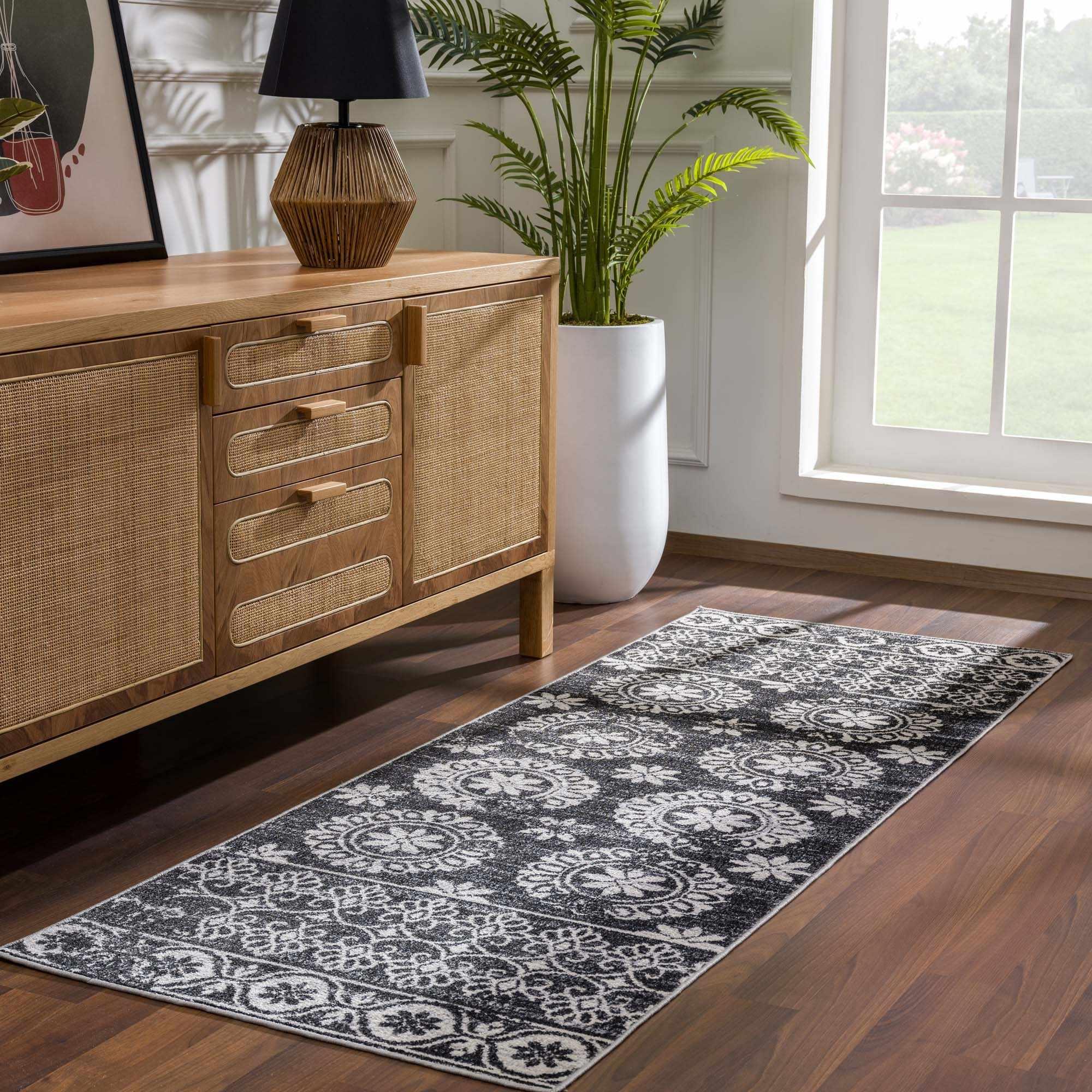 Kahramankazan Washable Area Rug