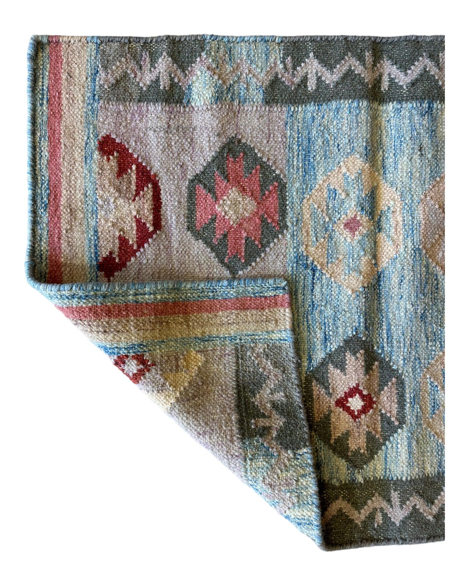 Small Kilim Rug 2 x 3