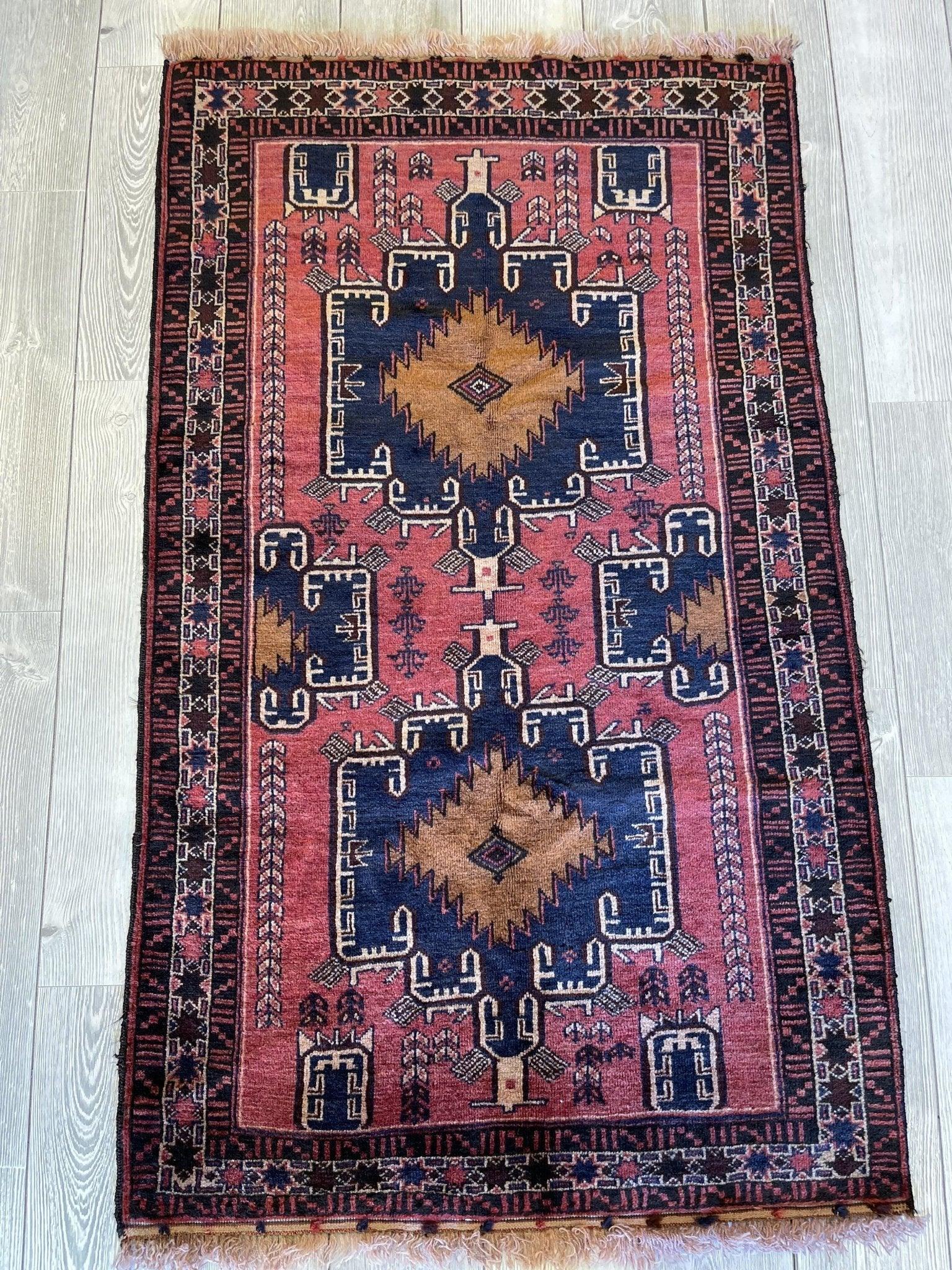 Stunning Afghani Baluchi Tribal Wool Rug Vegi Color 3x5 Ft