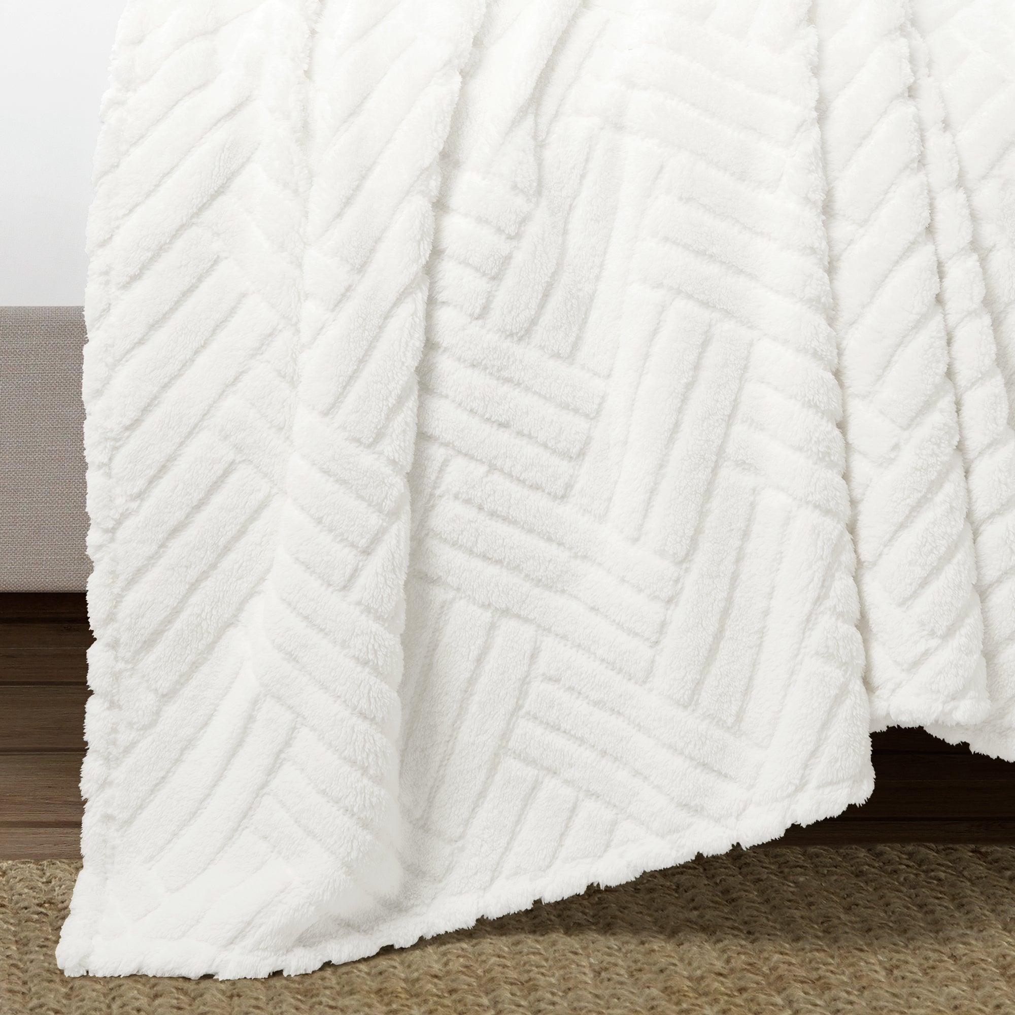 Super Cozy Ultra Soft Sherpa Jacquard Geo Blanket/Bedspread