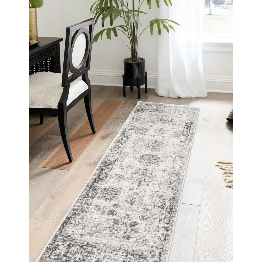 Traditional french inspired casino rug (runners, round)