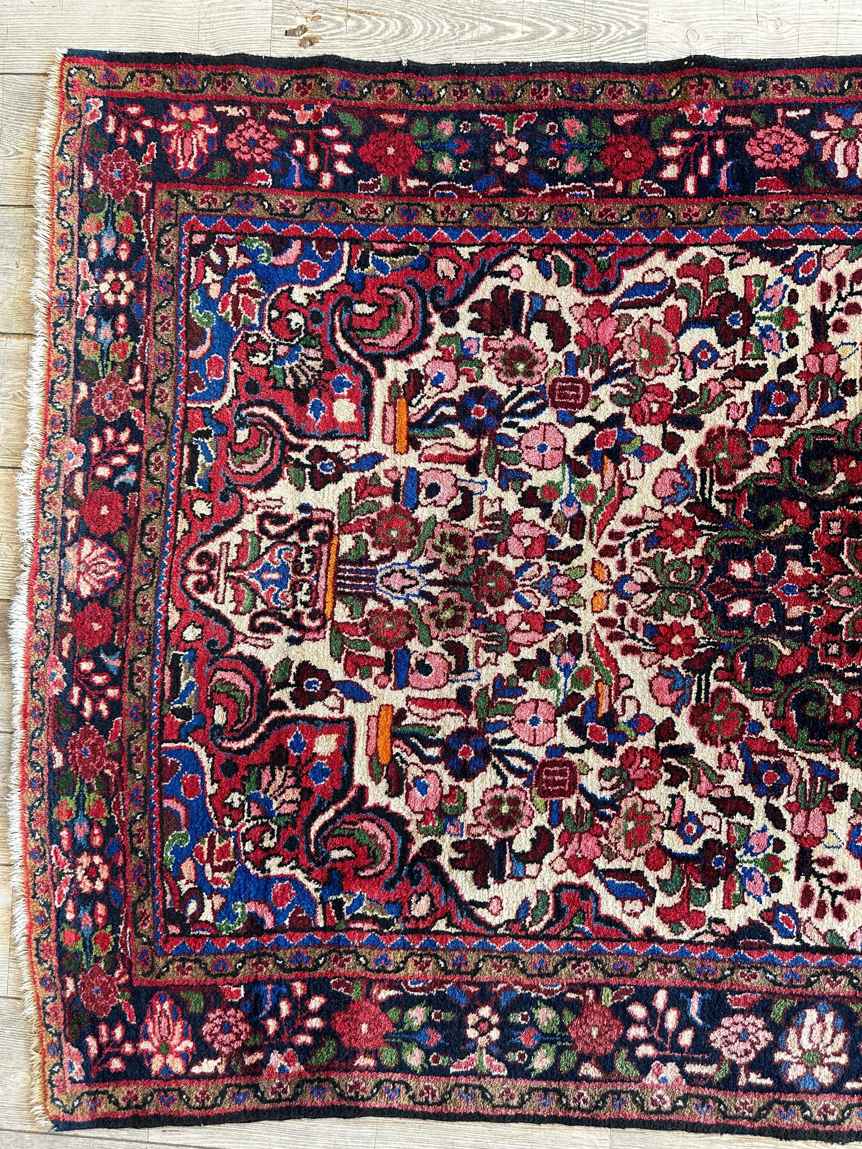 Vintage Handmade Persian Hamadan Rug 4’4” x 7’1”