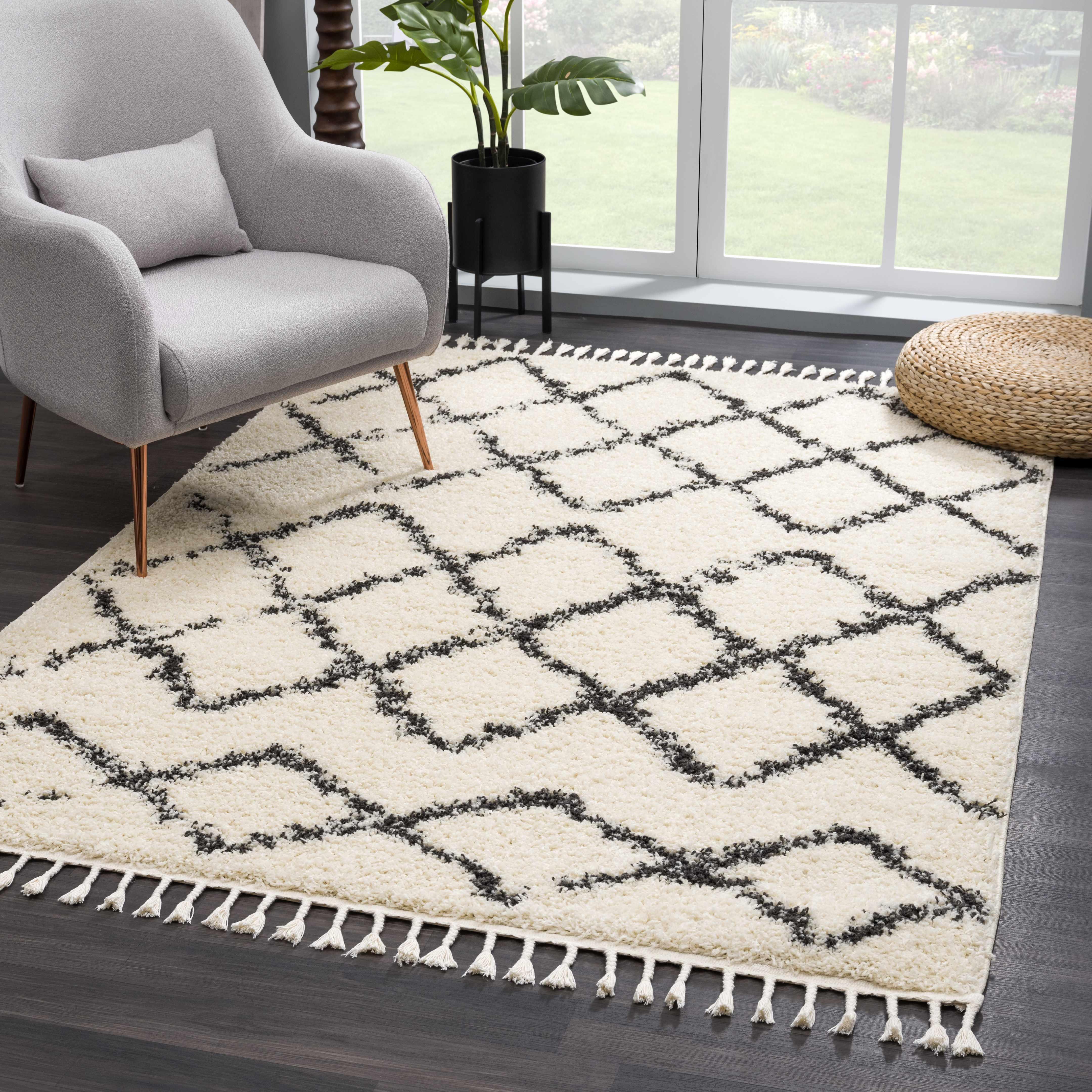 Wallagrass Beige/Black Trellis Tassel Shag