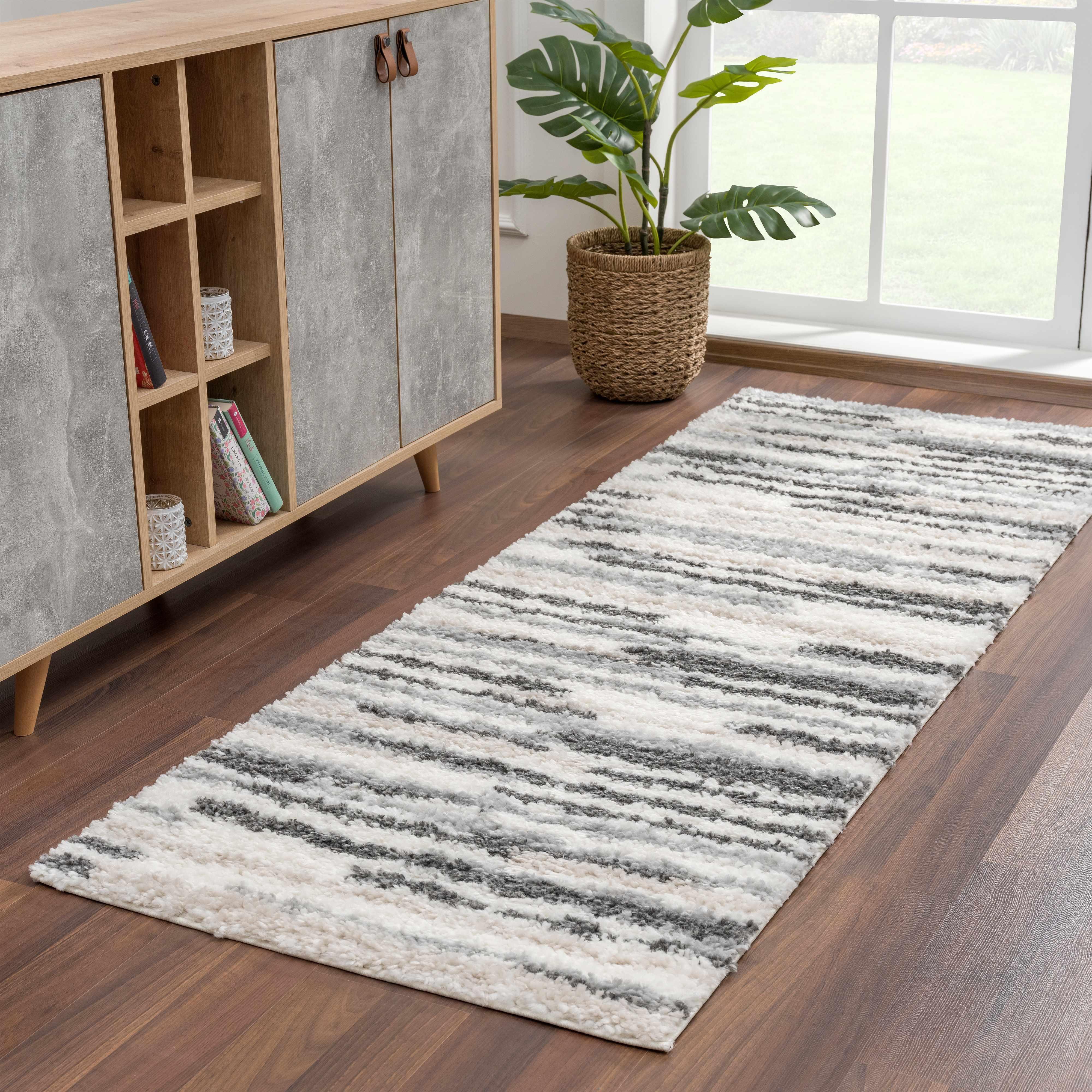 Zoya Area Rug